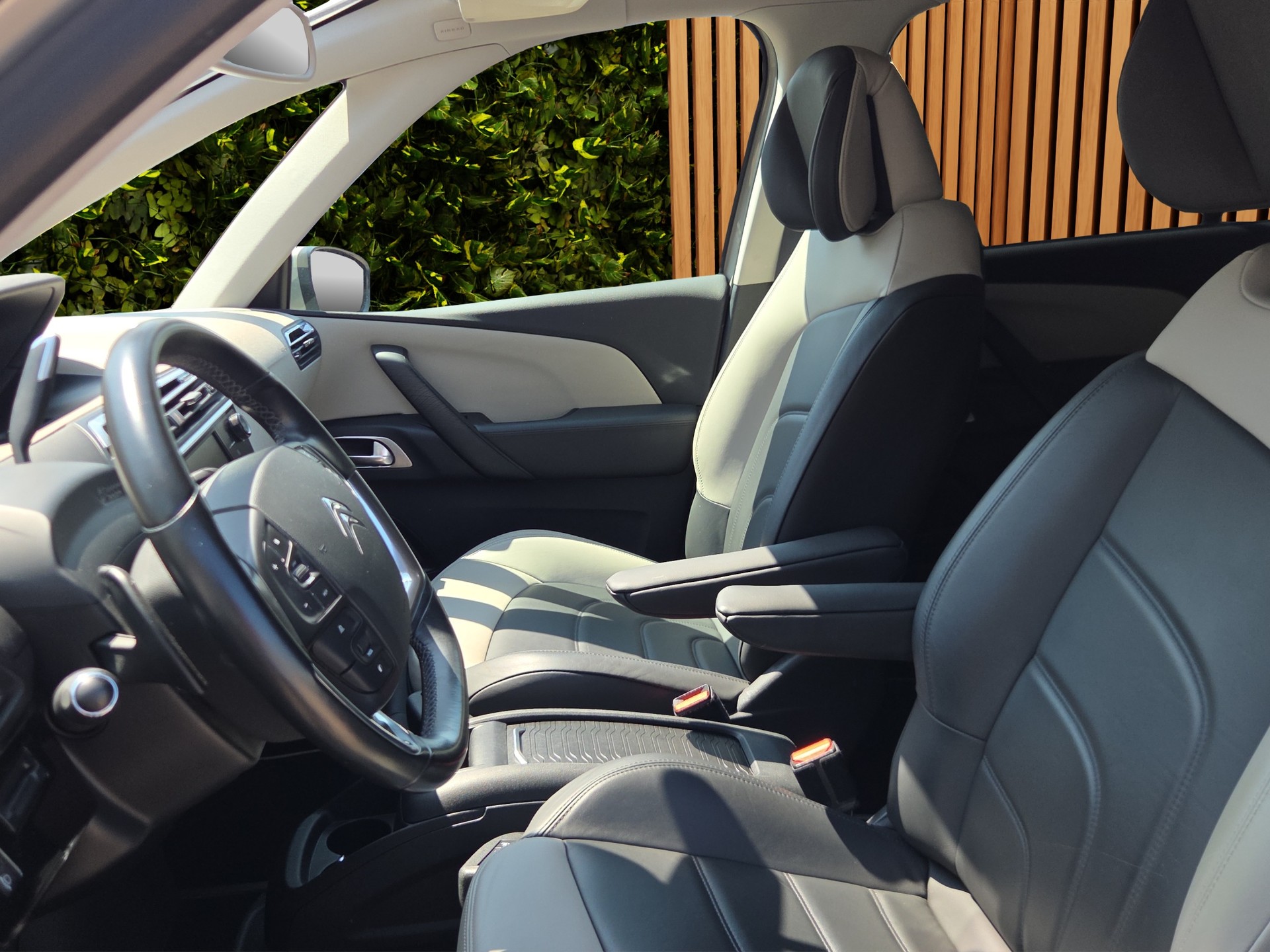 CITROEN Grand C4 Picasso 2.0 BlueHDi Shine EAT6-image-8