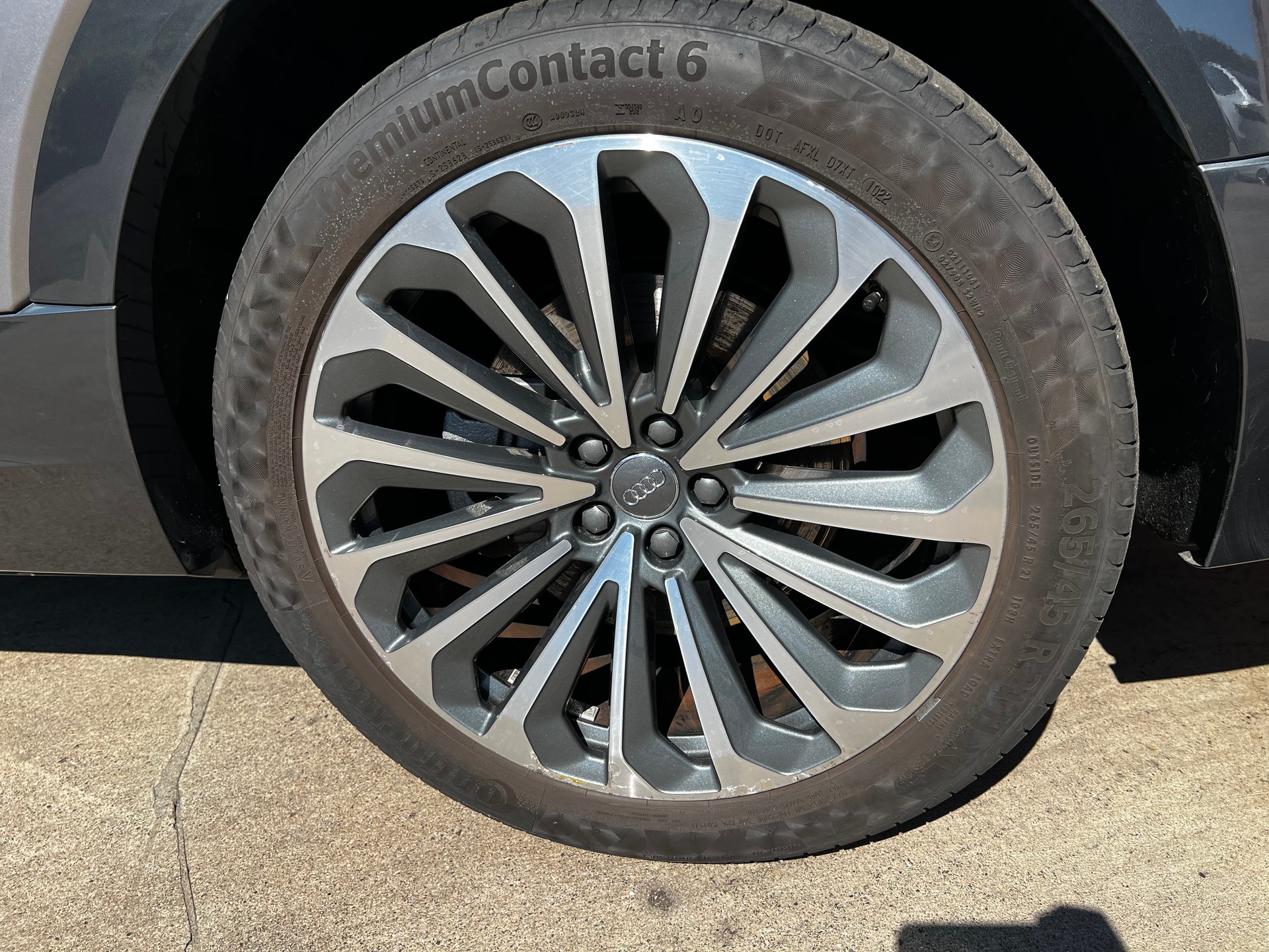 AUDI e-tron 55 quattro // SoH 97.7% // Matrix / Massagesitz / HUD / Pano / ufm.-image-31