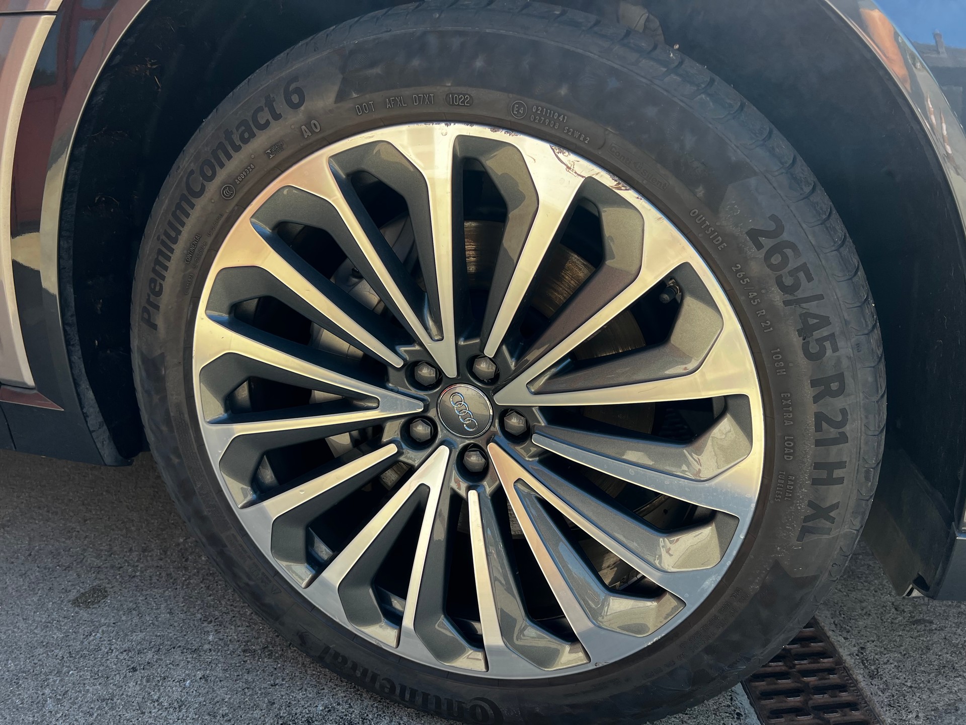 AUDI e-tron 55 quattro // SoH 97.7% // Matrix / Massagesitz / HUD / Pano / ufm.-image-29