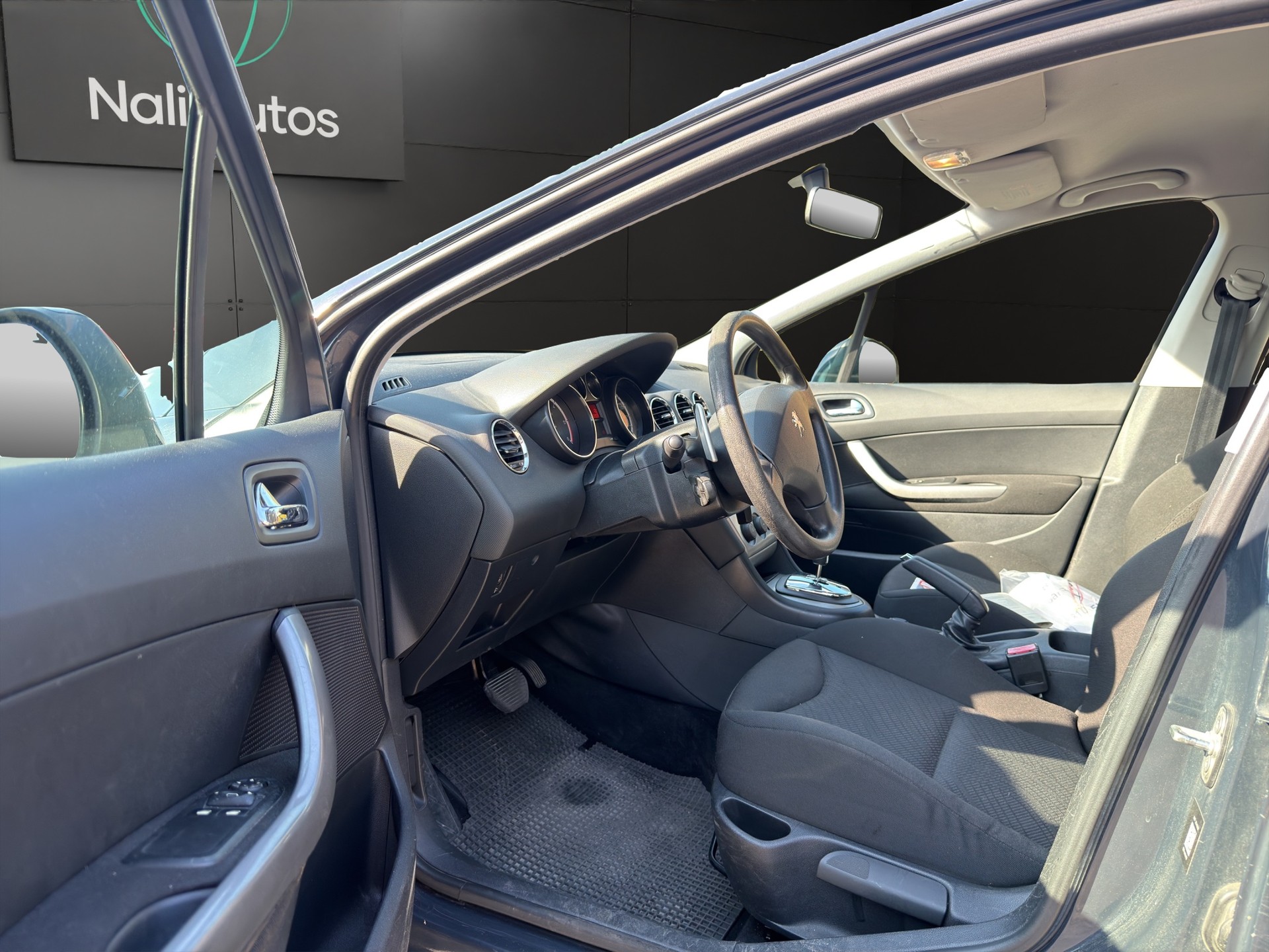PEUGEOT 308 SW 1.6 HDI Trendy-image-10