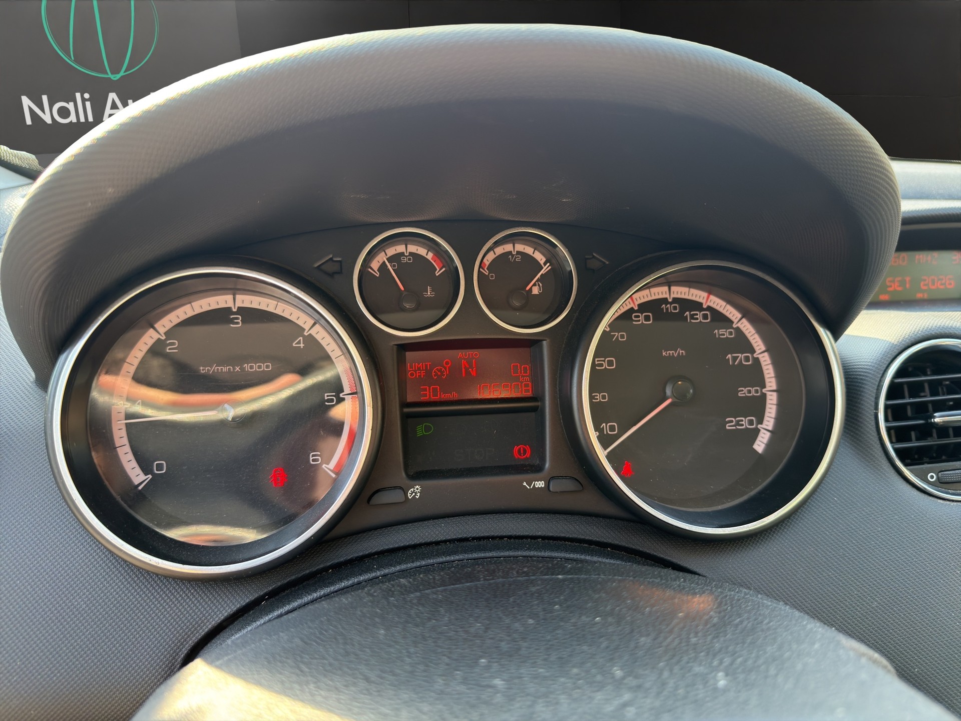 PEUGEOT 308 SW 1.6 HDI Trendy-image-9