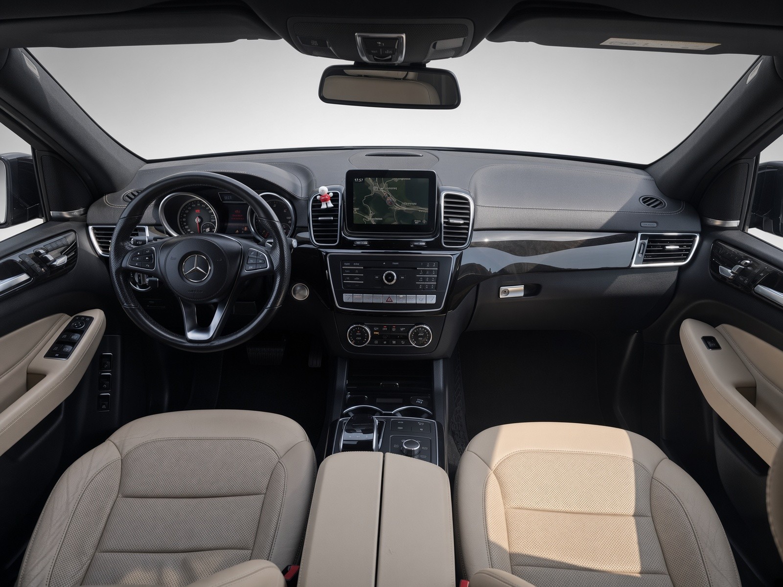MERCEDES-BENZ GLS 350 d 4Matic 9G-TRONIC-image-10