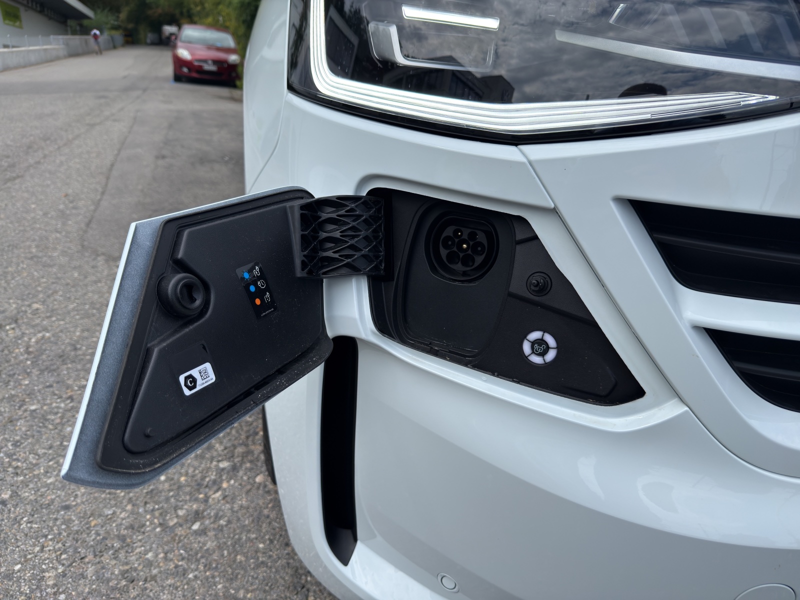 VW Caravelle 2.5TSI eHYBRID 16,5 kWh Life Aut.8-image-19