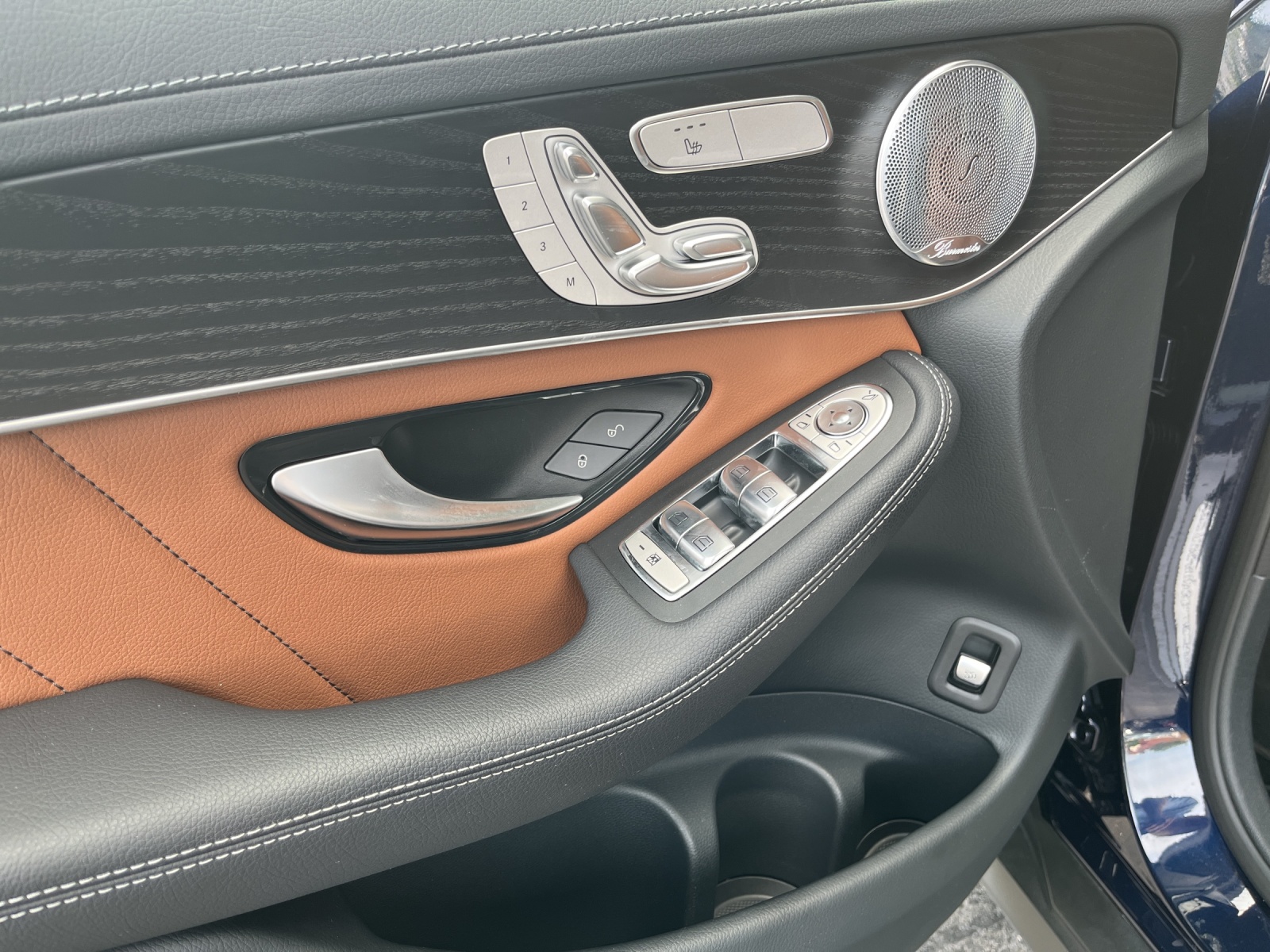 MERCEDES-BENZ GLC 300 AMG Line 4Matic 9G-Tronic-image-8