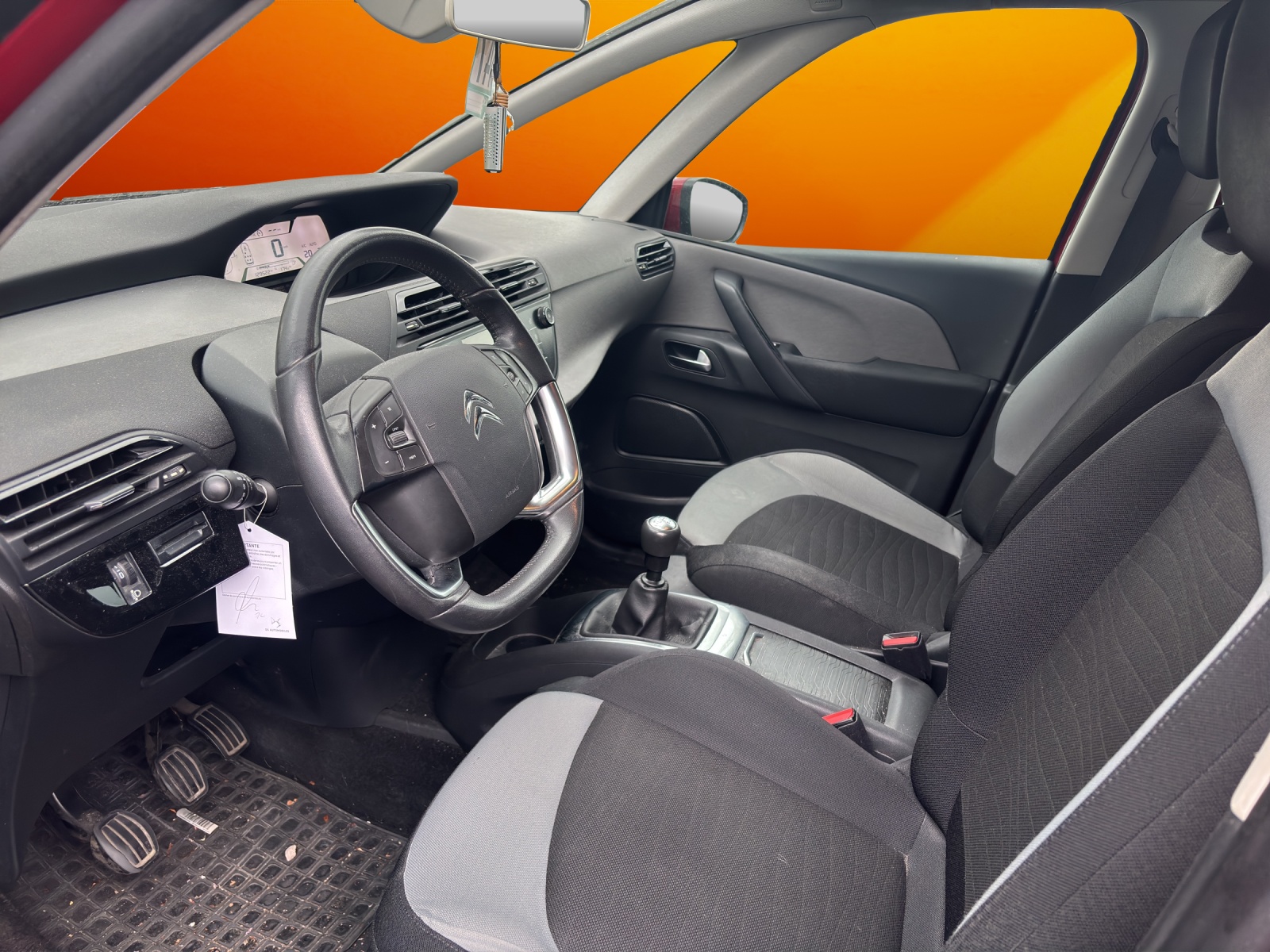 CITROEN Grand C4 Picasso 1.6 e-HDi Attraction-image-9