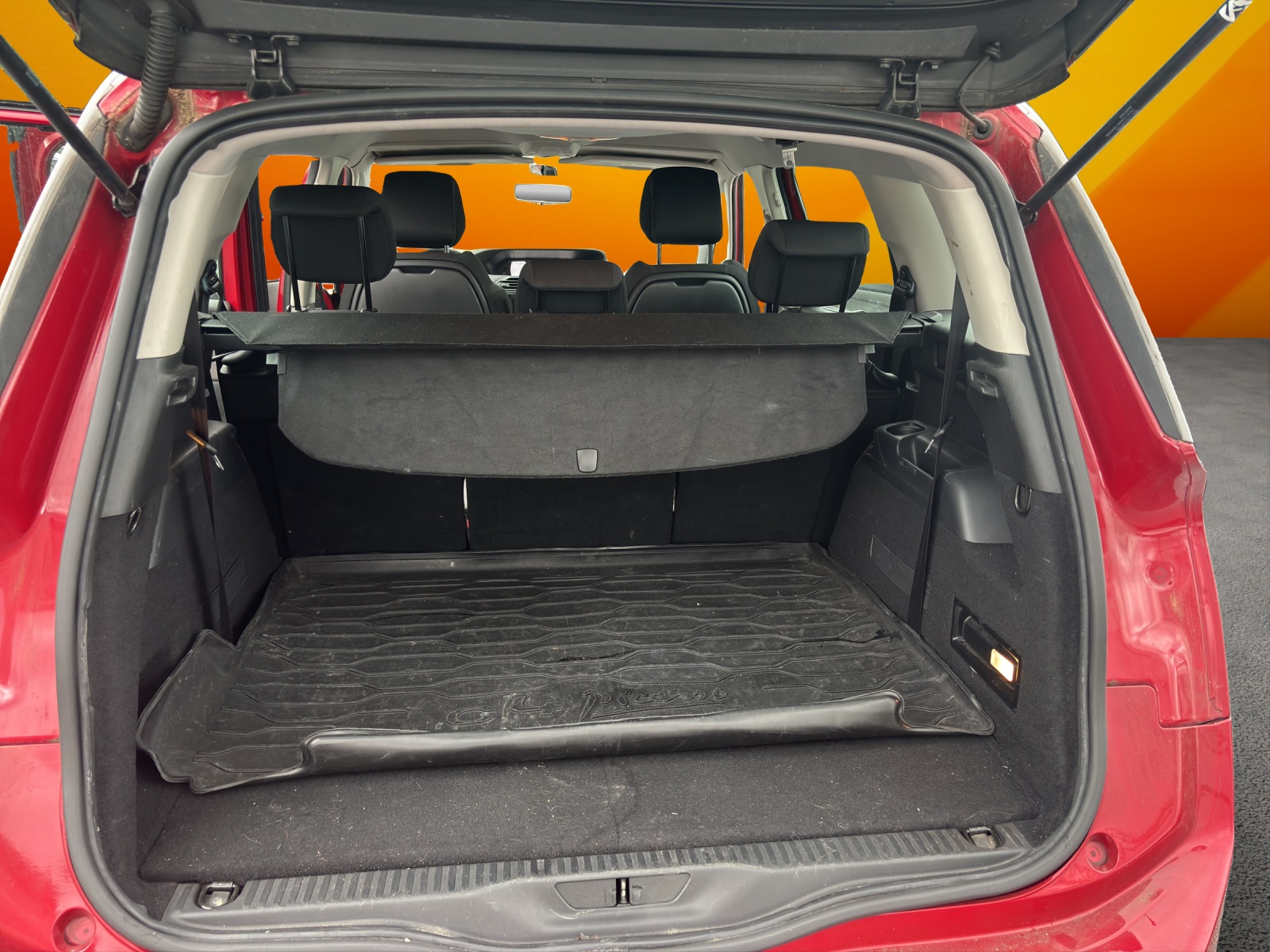 CITROEN Grand C4 Picasso 1.6 e-HDi Attraction-image-13