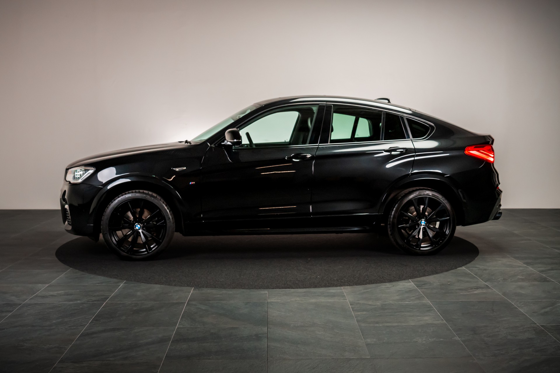 BMW X4 M40i / Head Up Display / El. Memory Sitze / Leder-showroom-element-3