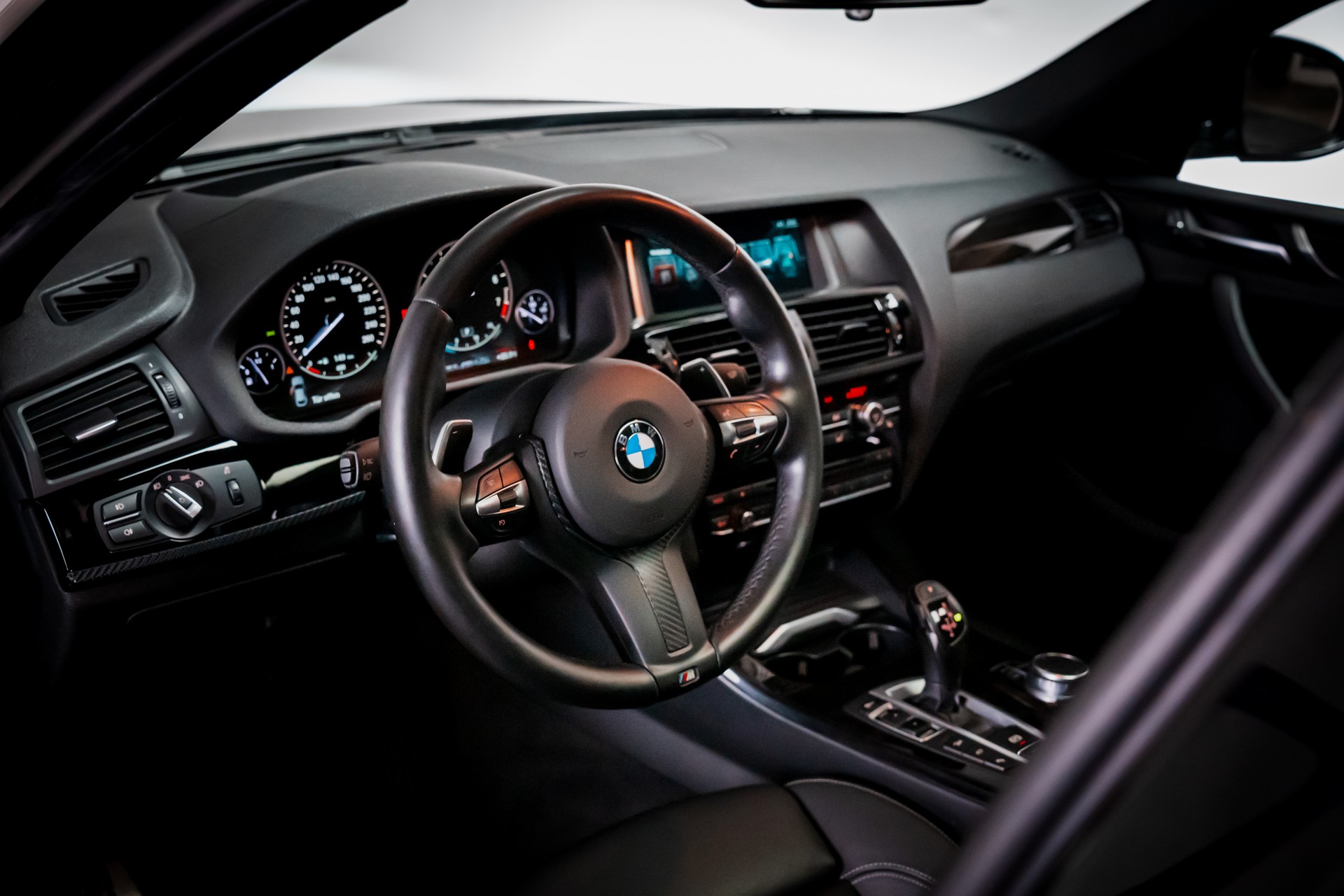 BMW X4 M40i / Head Up Display / El. Memory Sitze / Leder-image-12