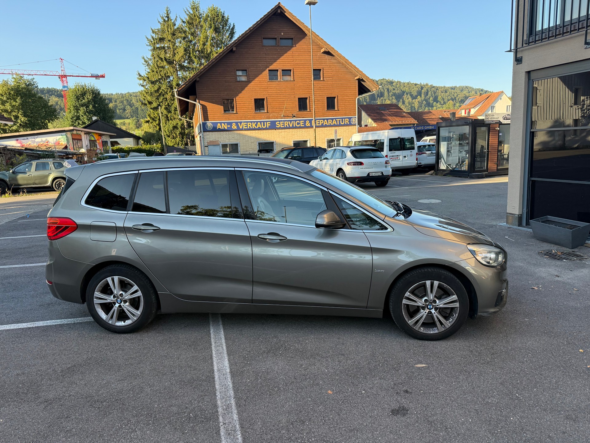 BMW 220d xDrive Gran Tourer Luxury Line Steptronic-showroom-element-3