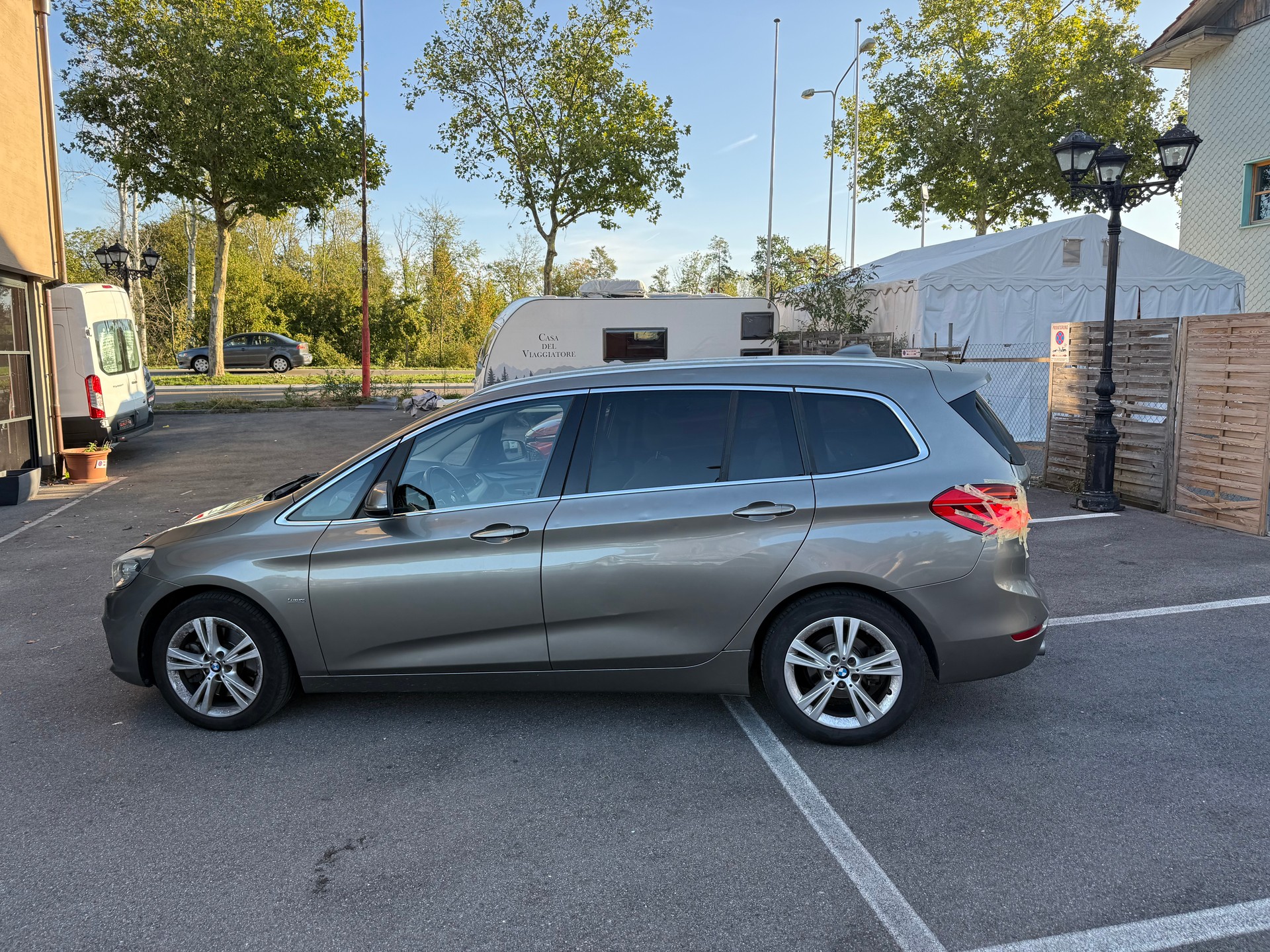 BMW 220d xDrive Gran Tourer Luxury Line Steptronic-image-4
