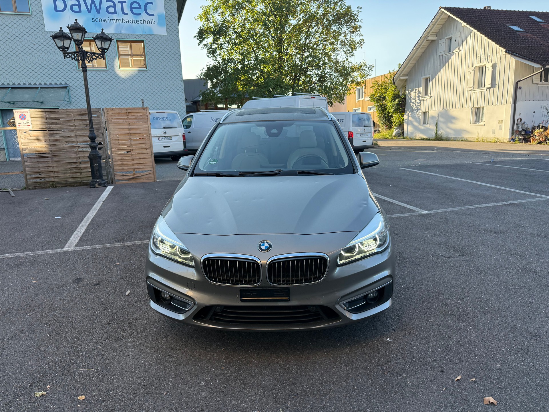 BMW 220d xDrive Gran Tourer Luxury Line Steptronic-showroom-element-1