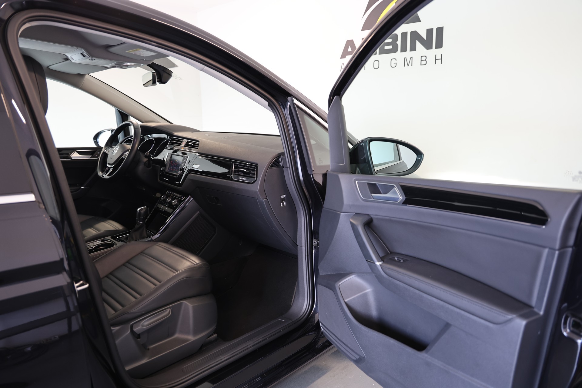 VW Touran 2.0 TDI SCR Highline DSG 7-Sitzer-image-10