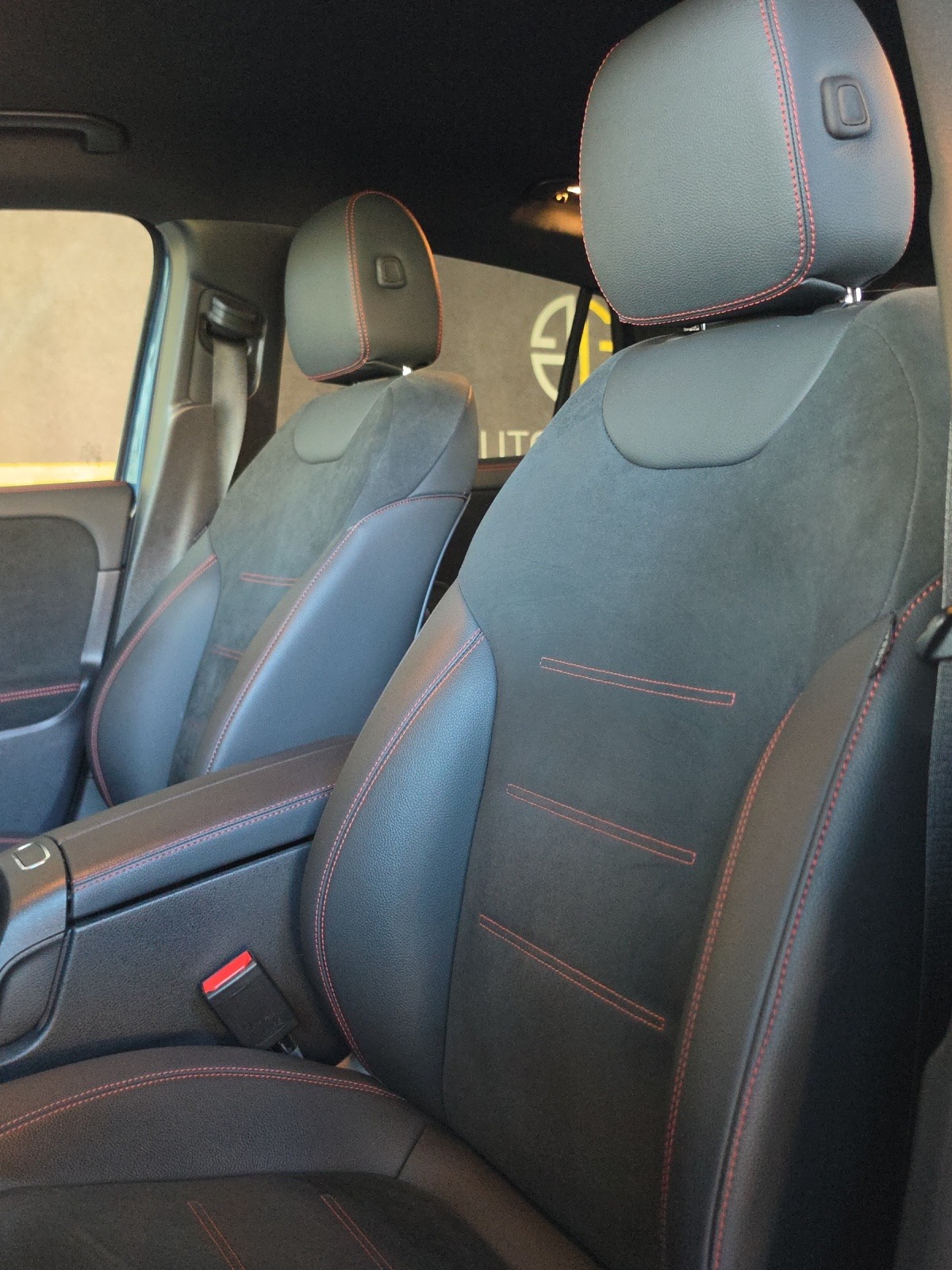 MERCEDES-BENZ EQA 350 AMG Line 4Matic-image-8