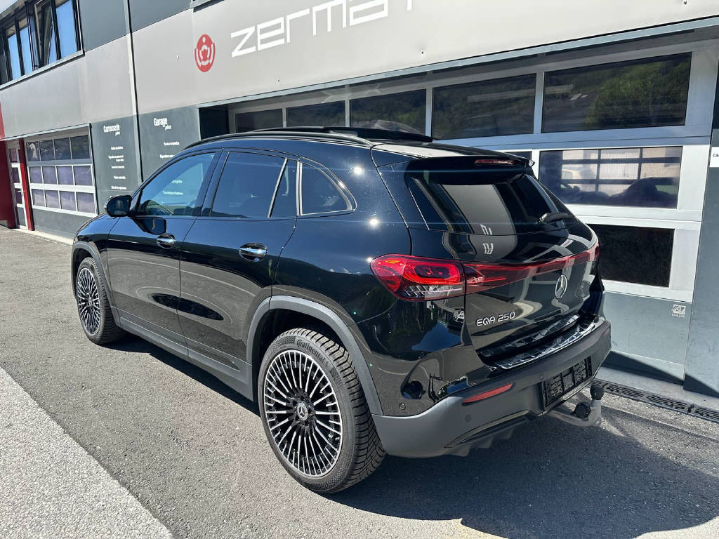 MERCEDES-BENZ EQA 250 AMG Line (CH)-showroom-element-3