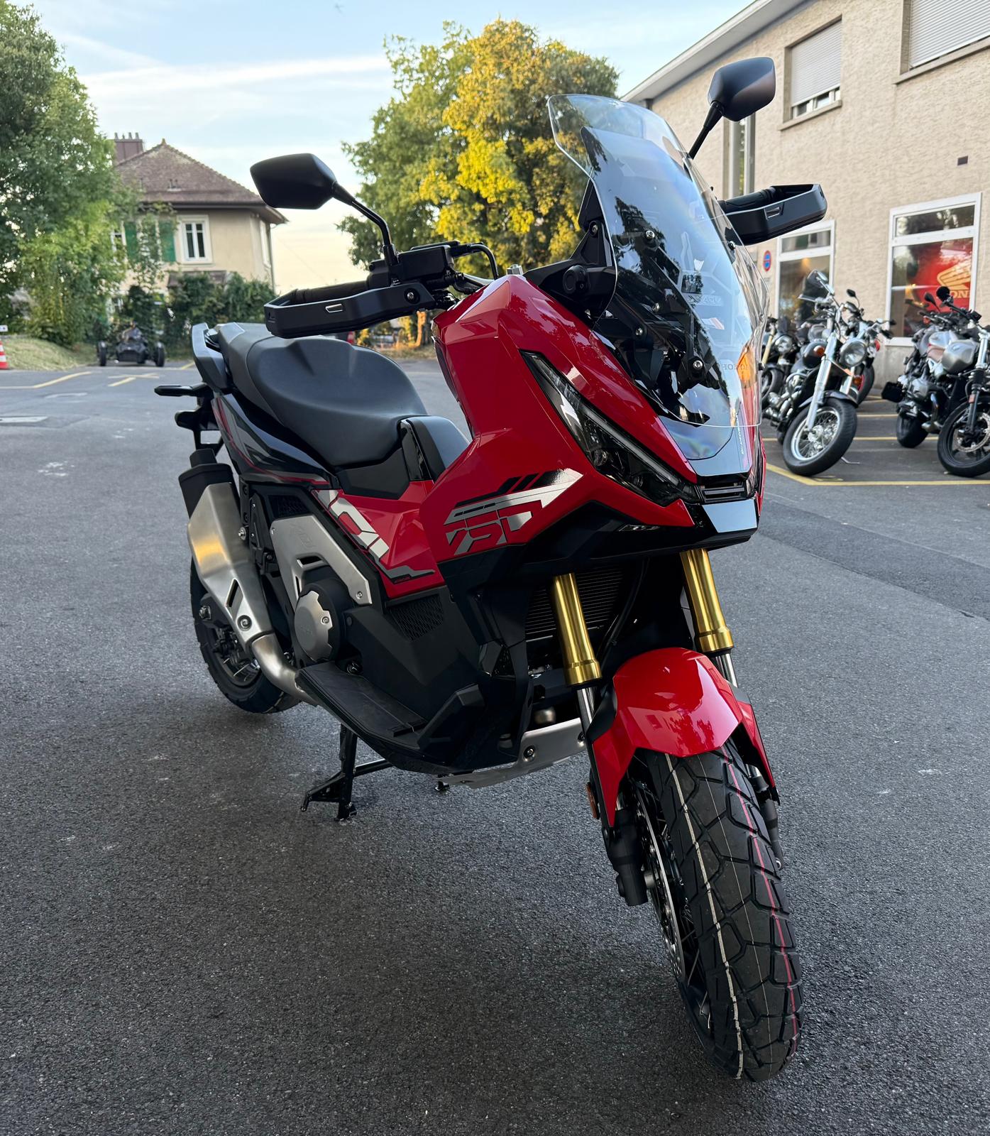 HONDA X-ADV 750 (35kW) 2027-image-1