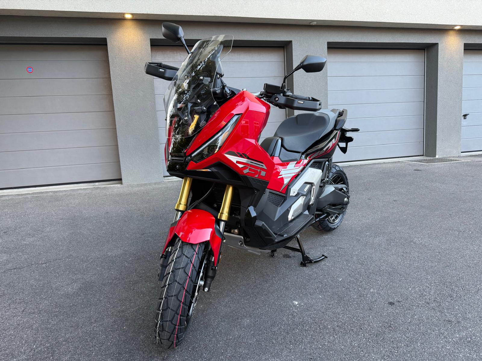 HONDA X-ADV 750 (35kW) 2027-image-0