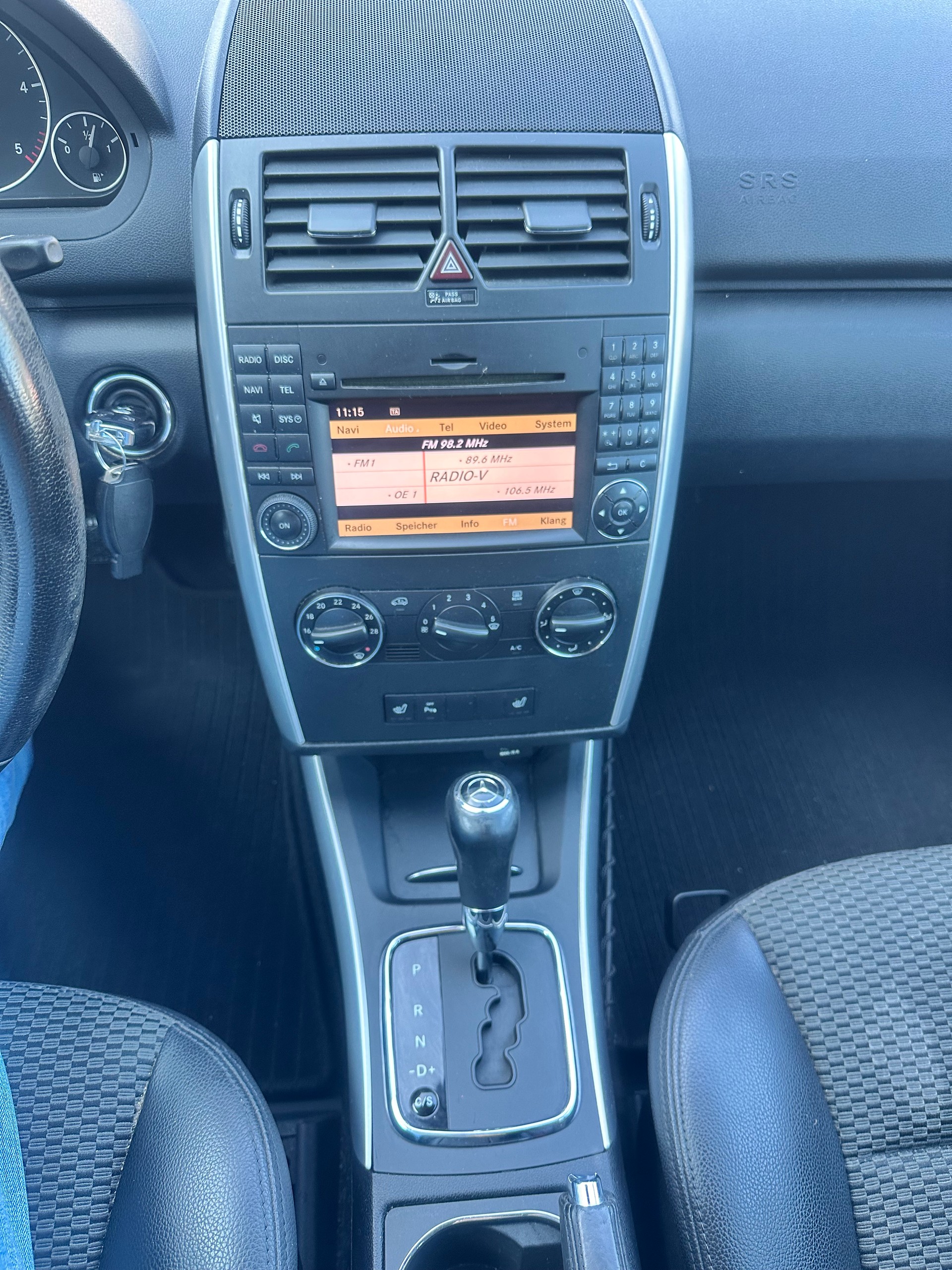 MERCEDES-BENZ A 180 CDI Avantgarde Autotronic-image-11