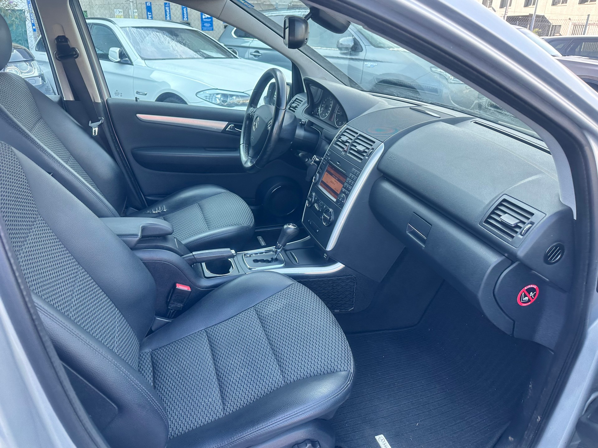 MERCEDES-BENZ A 180 CDI Avantgarde Autotronic-image-14