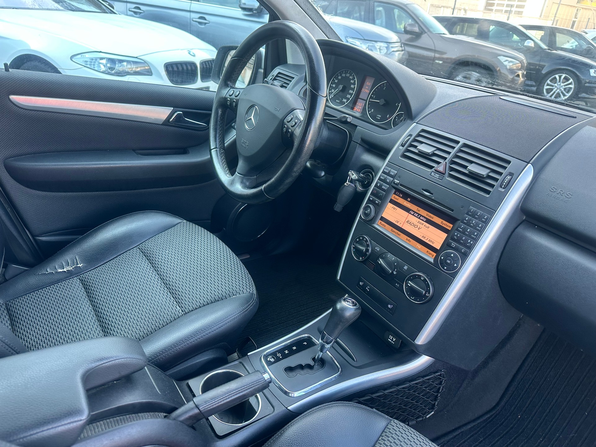 MERCEDES-BENZ A 180 CDI Avantgarde Autotronic-image-15