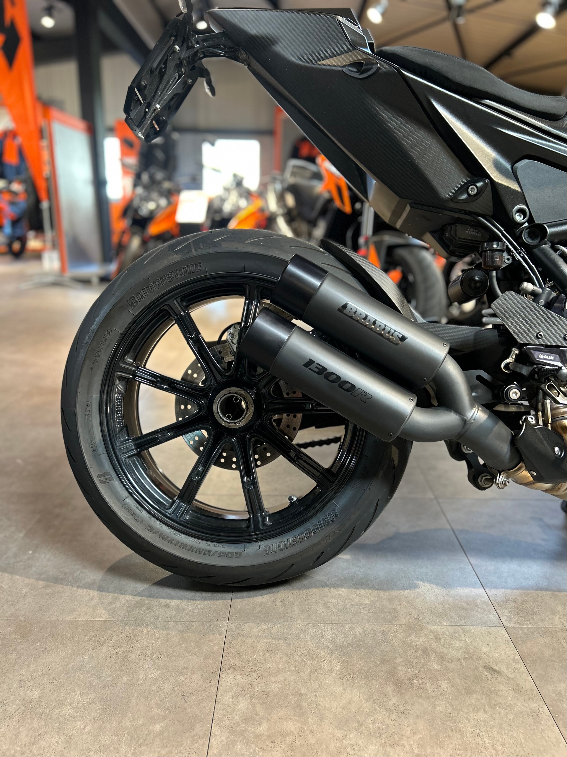 KTM 1290 Super Duke R EVO-image-9