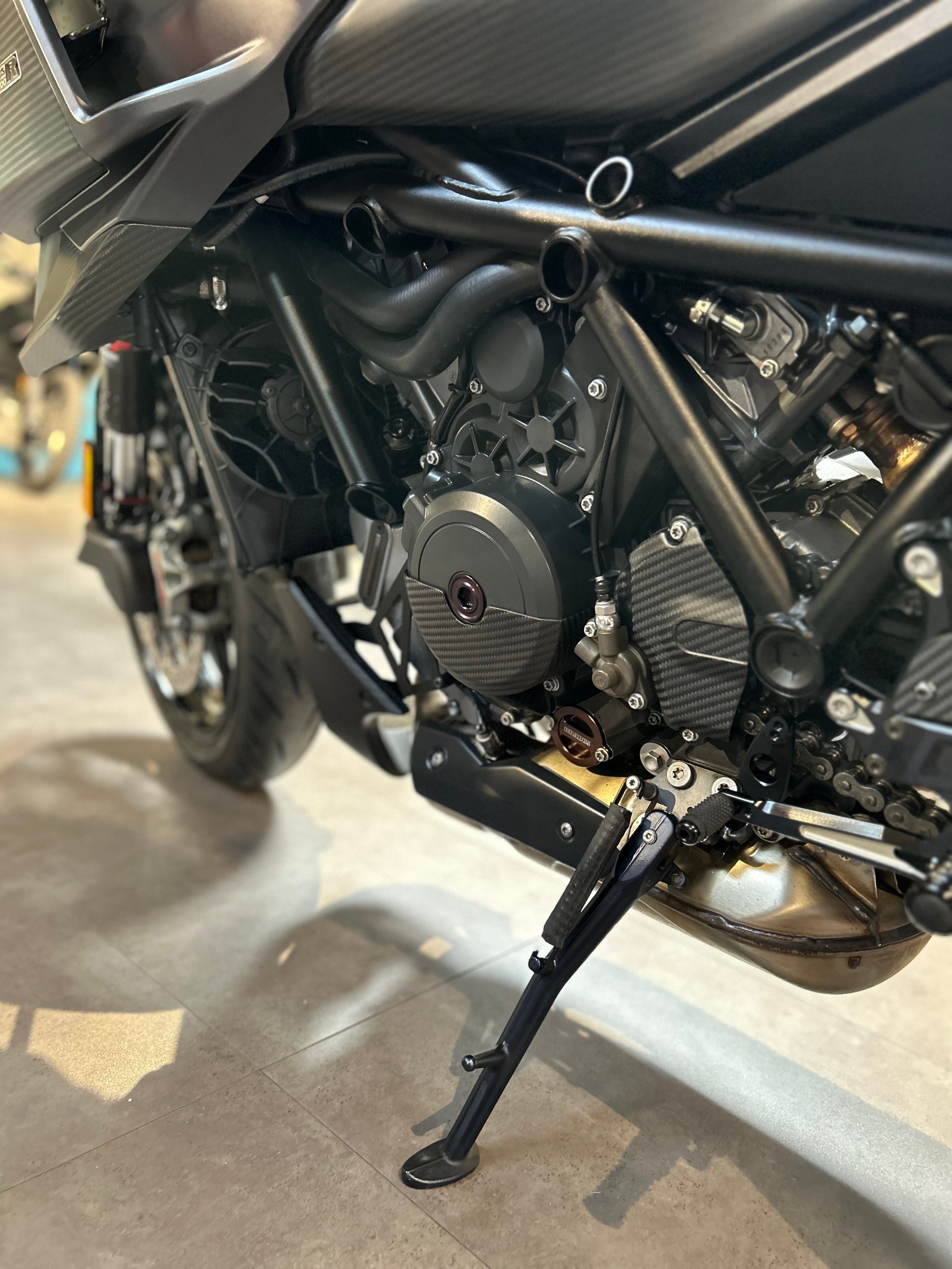 KTM 1290 Super Duke R EVO-image-7