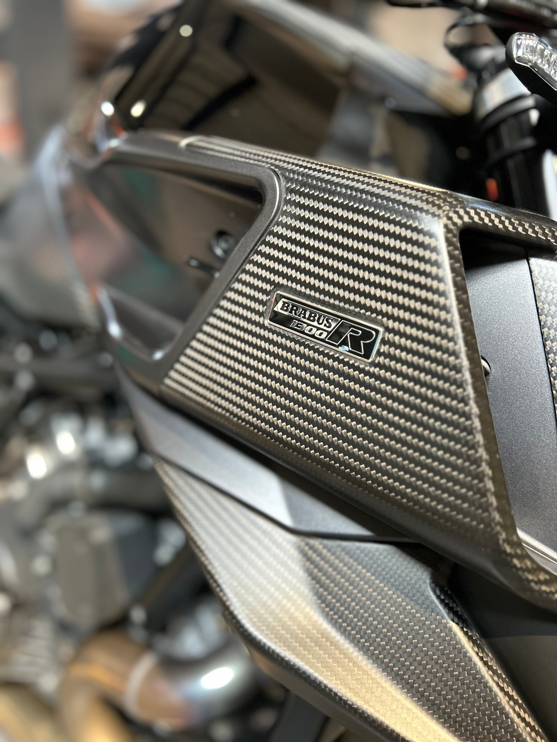 KTM 1290 Super Duke R EVO-image-2