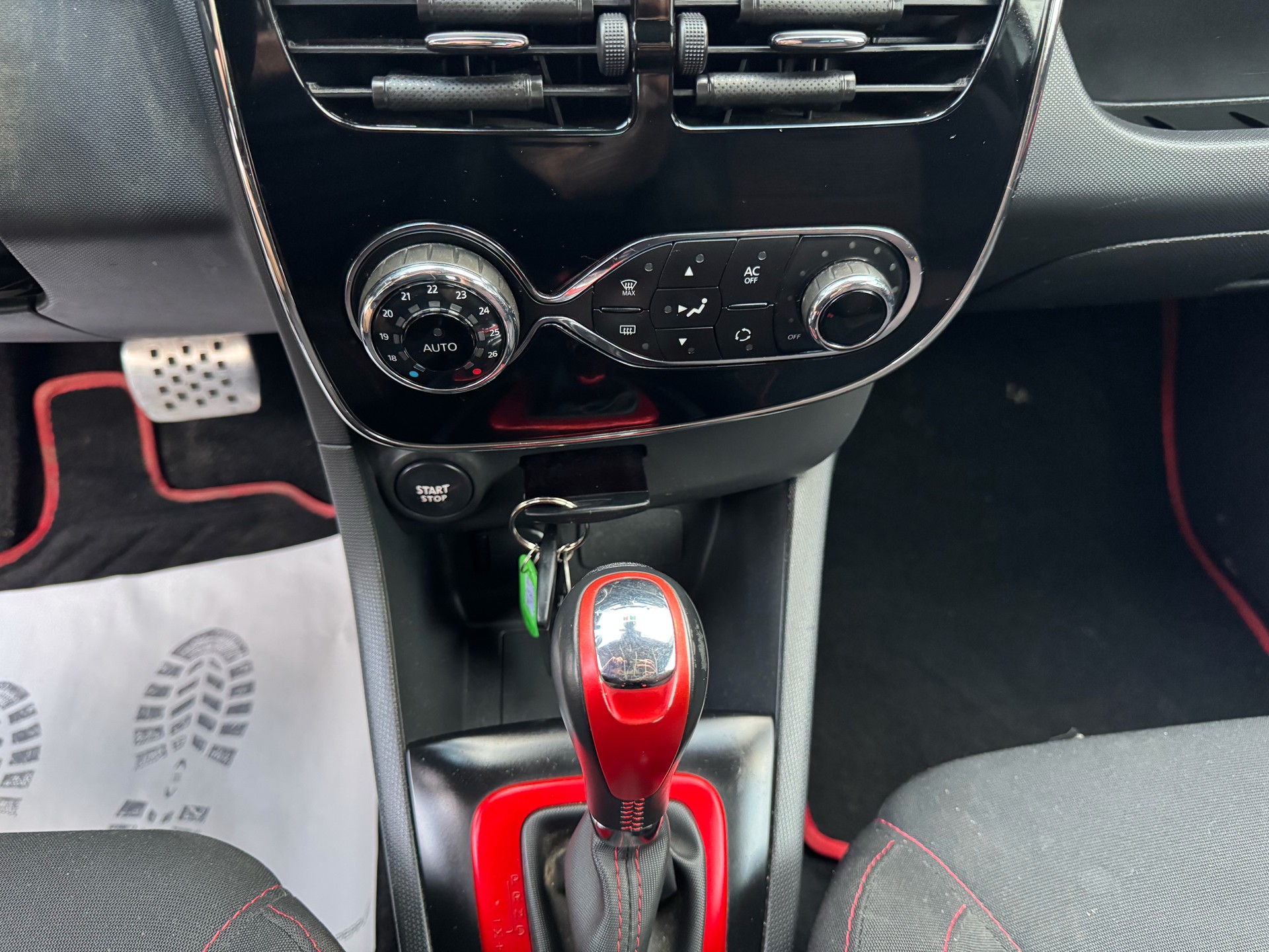 RENAULT Clio 1.6 T RS 200 EDC-image-22