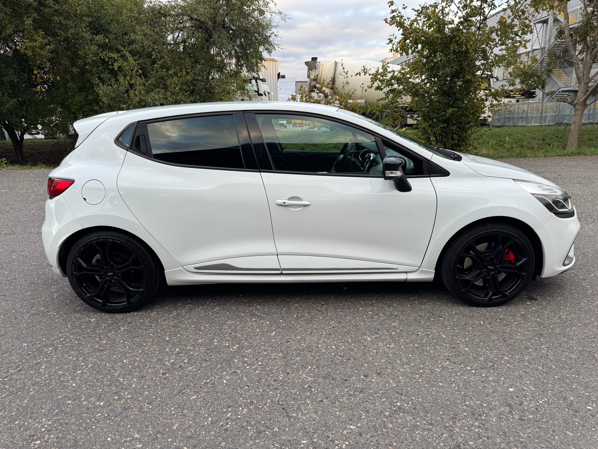 RENAULT Clio 1.6 T RS 200 EDC-image-8