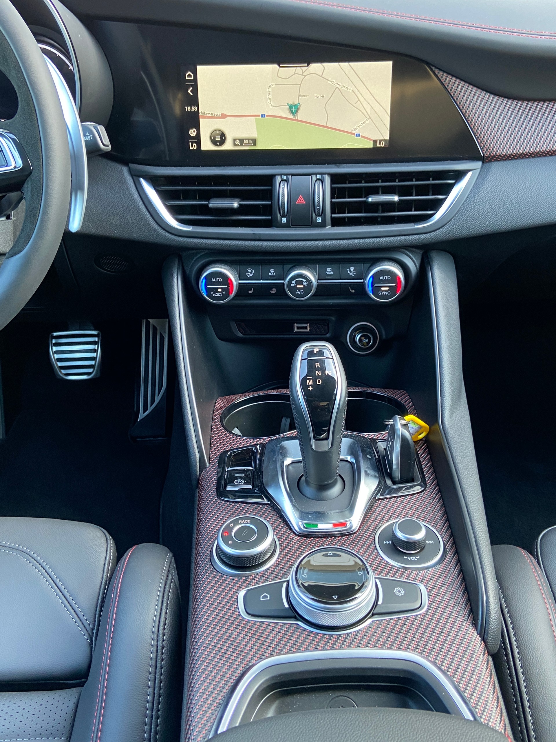 ALFA ROMEO Giulia 2.9 V6 Quadrifoglio Super Sport Carbonroof 1 of 275-image-12
