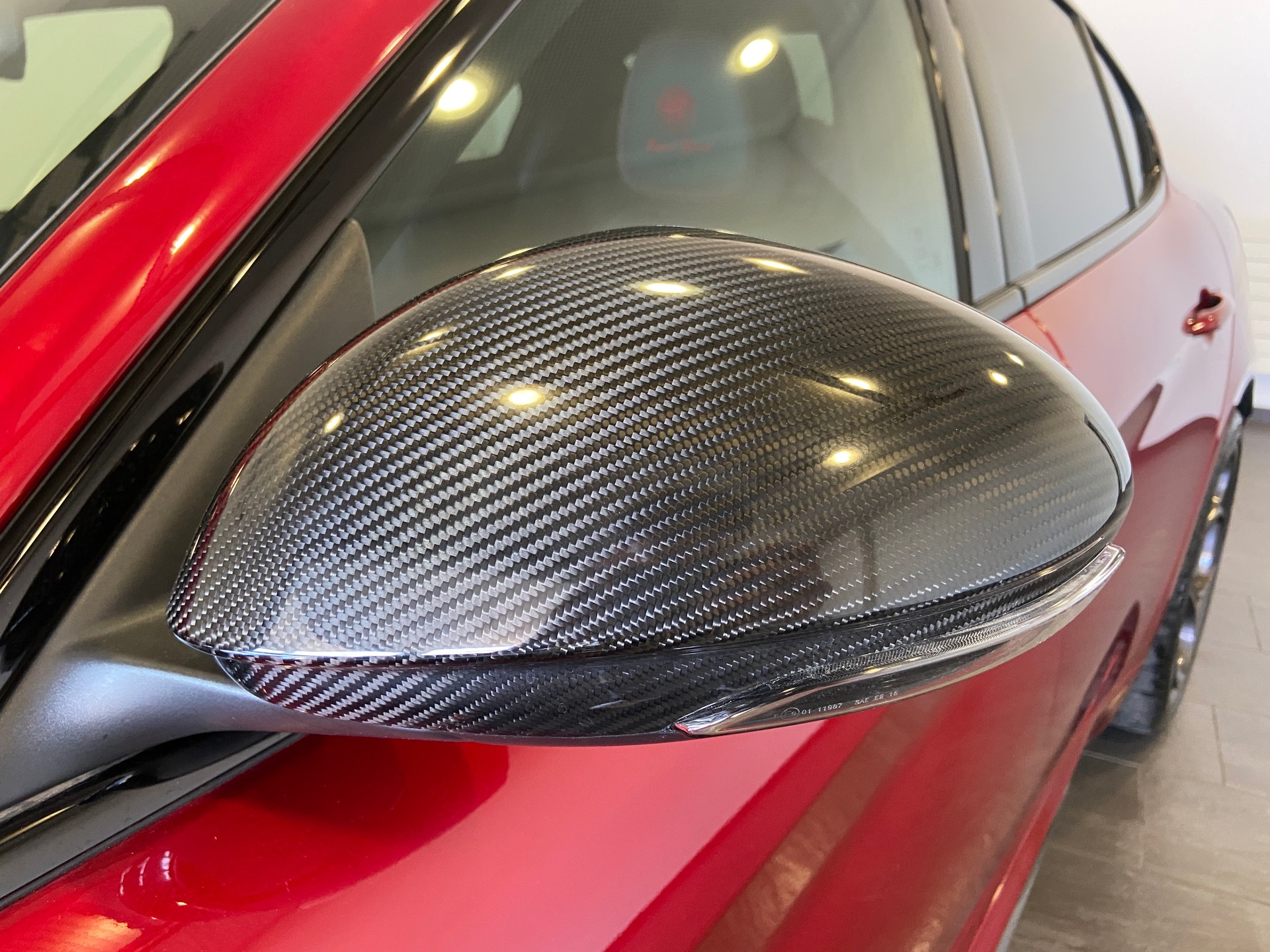 ALFA ROMEO Giulia 2.9 V6 Quadrifoglio Super Sport Carbonroof 1 of 275-showroom-element-3
