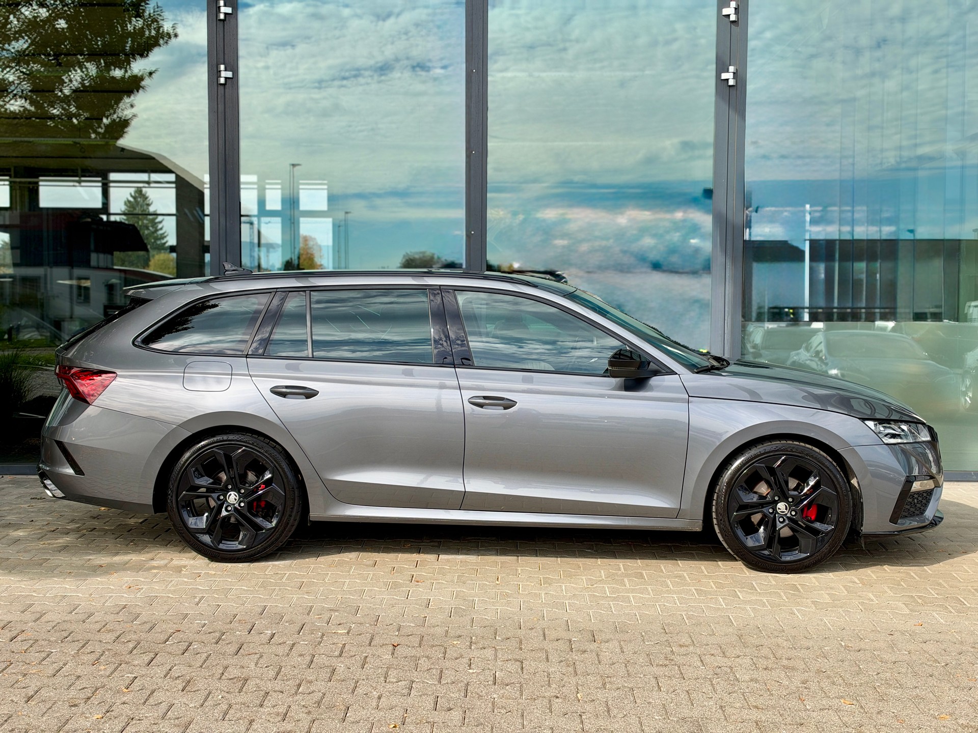 SKODA Octavia Combi 2.0 TDI DSG RS 4x4-image-6