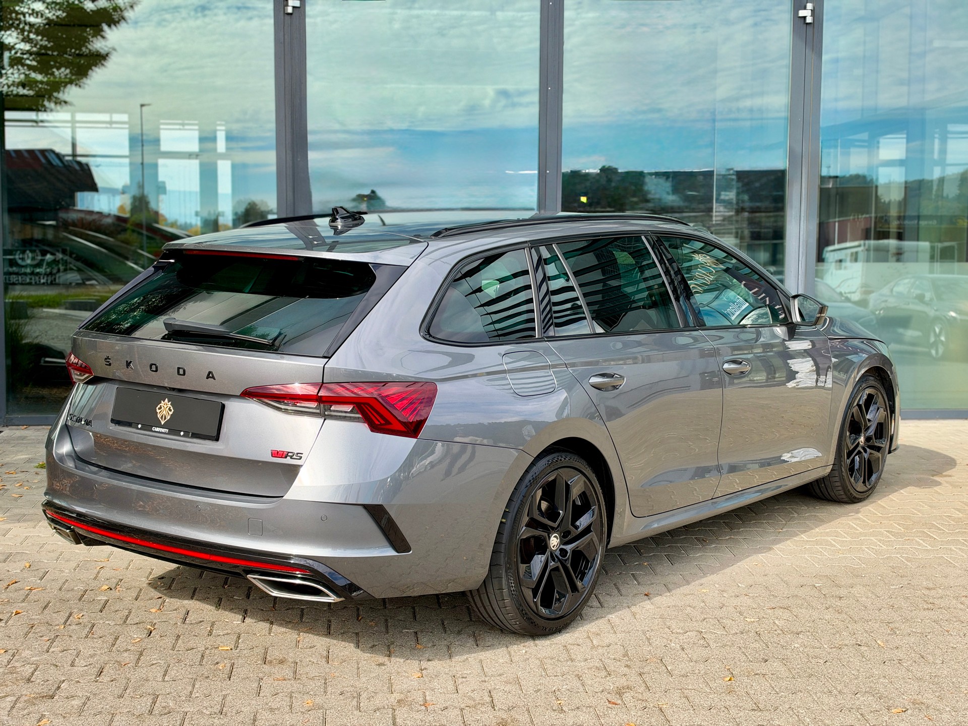 SKODA Octavia Combi 2.0 TDI DSG RS 4x4-image-5