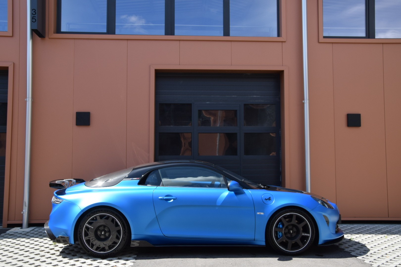 ALPINE A110 R - "Bleu Matt * Etrier Bleu * Pack Service inclus gratuit"-showroom-element-2