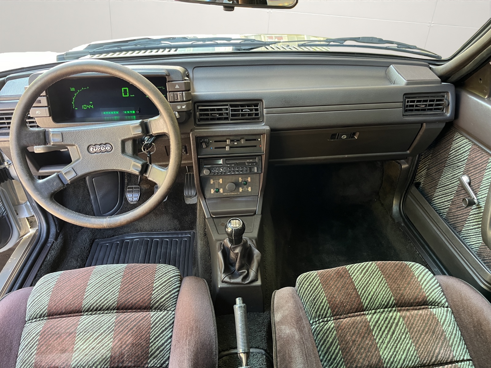 AUDI quattro Turbo-image-7