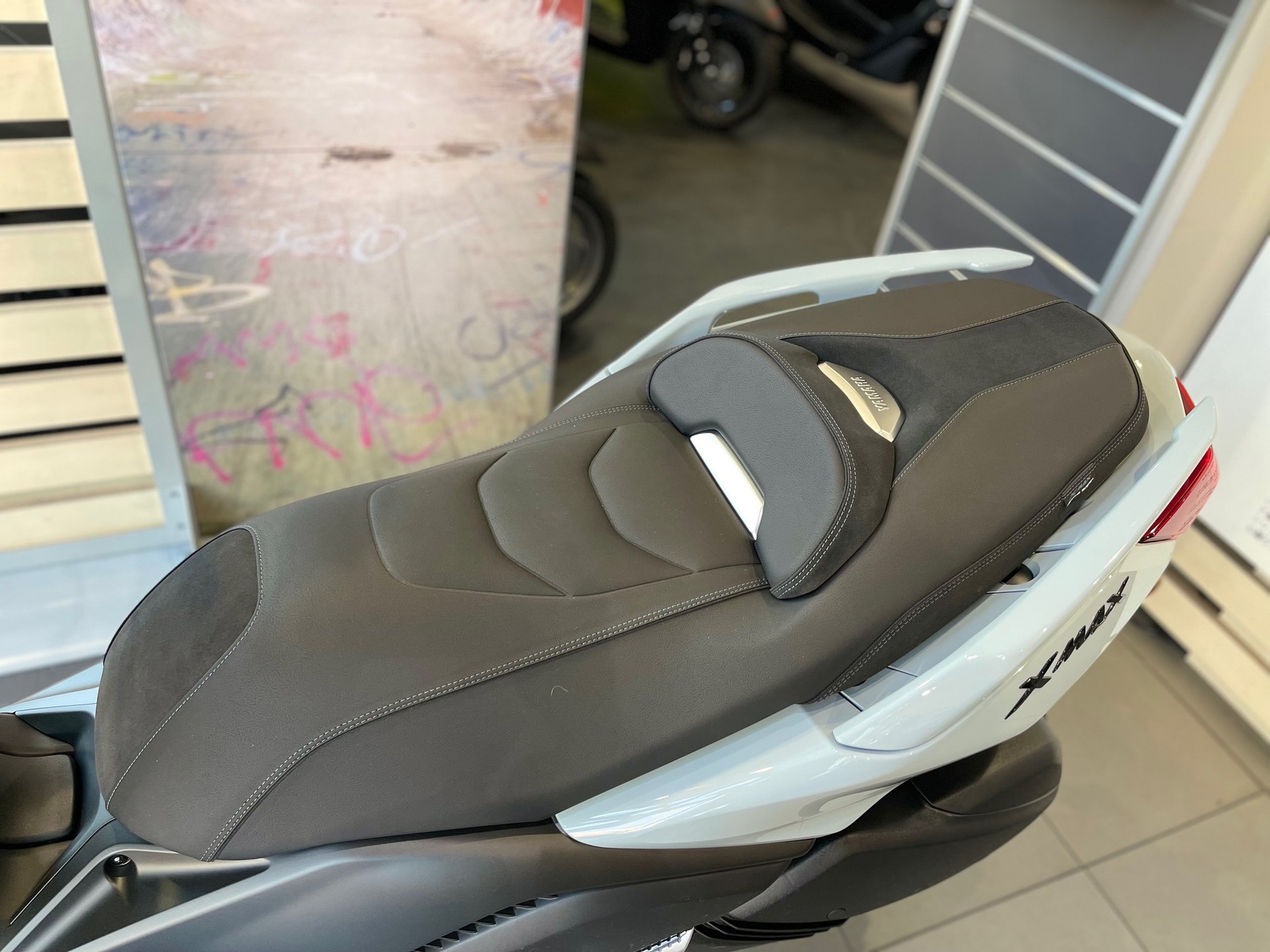 YAMAHA X-Max 300 Tech Max +-image-9