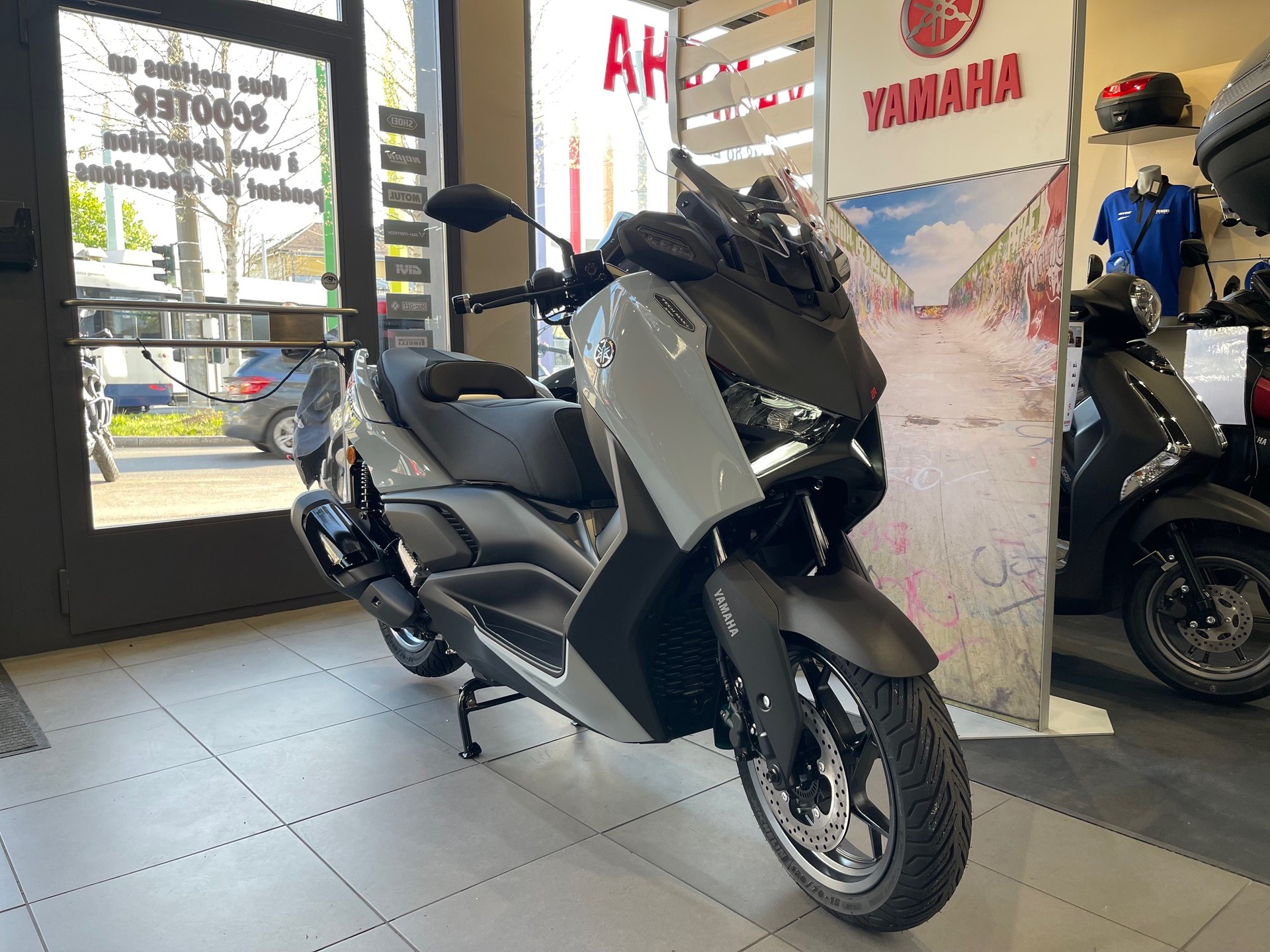YAMAHA X-Max 300 Tech Max +-image-2
