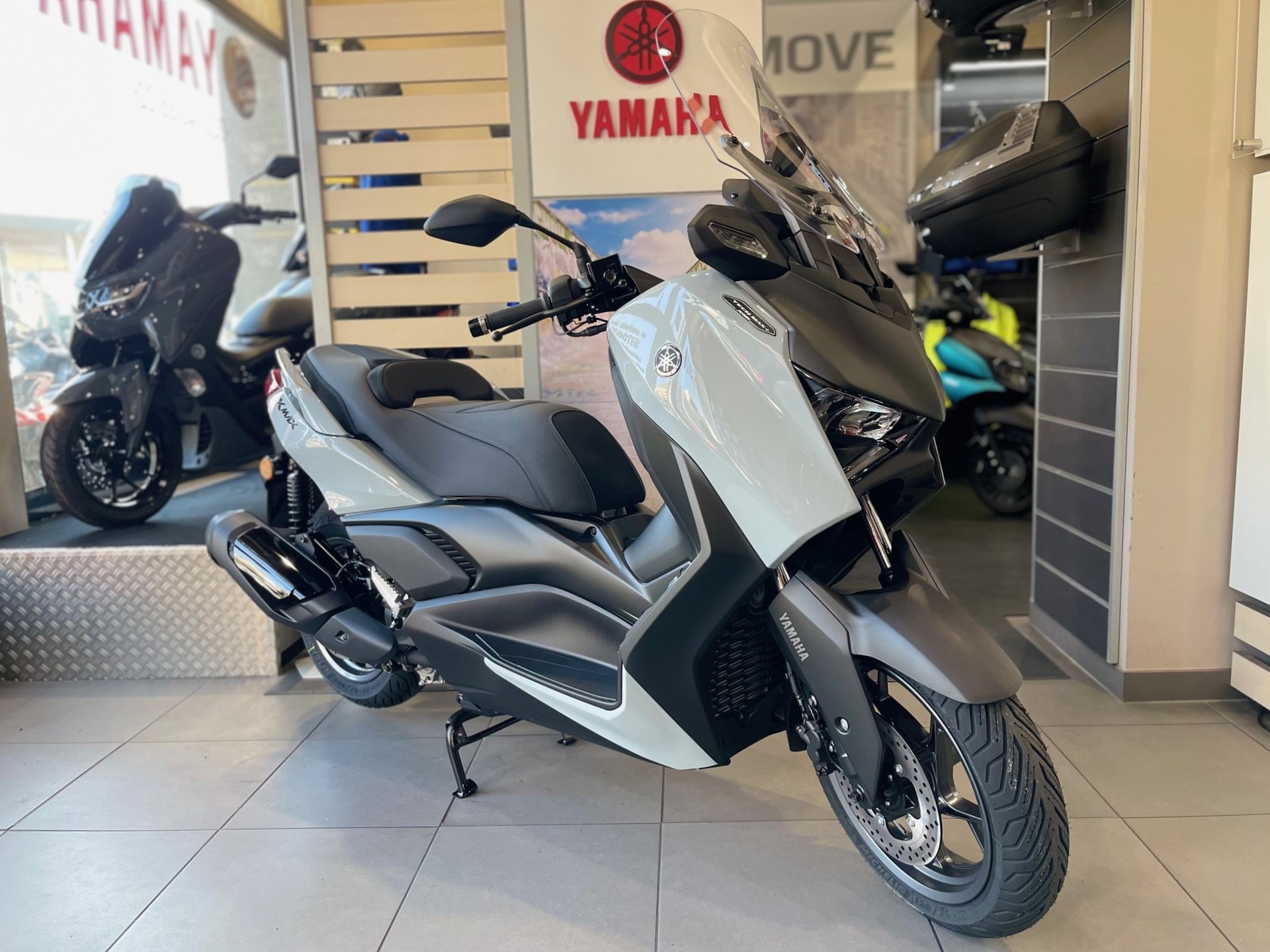 YAMAHA X-Max 300 Tech Max +-image-0