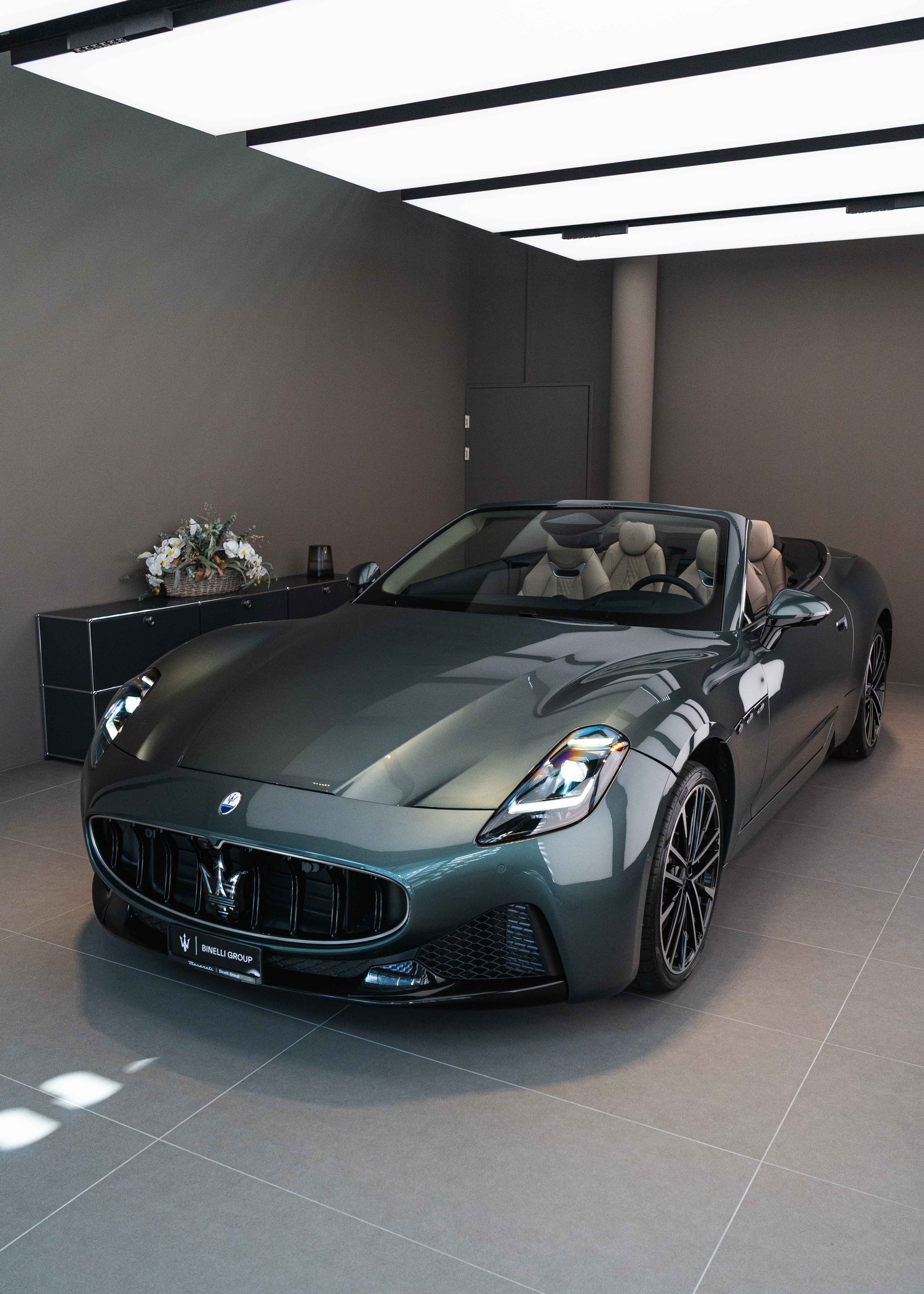 MASERATI GranCabrio Modena - Verde Giada - 2.99% Leasing-showroom-element-2