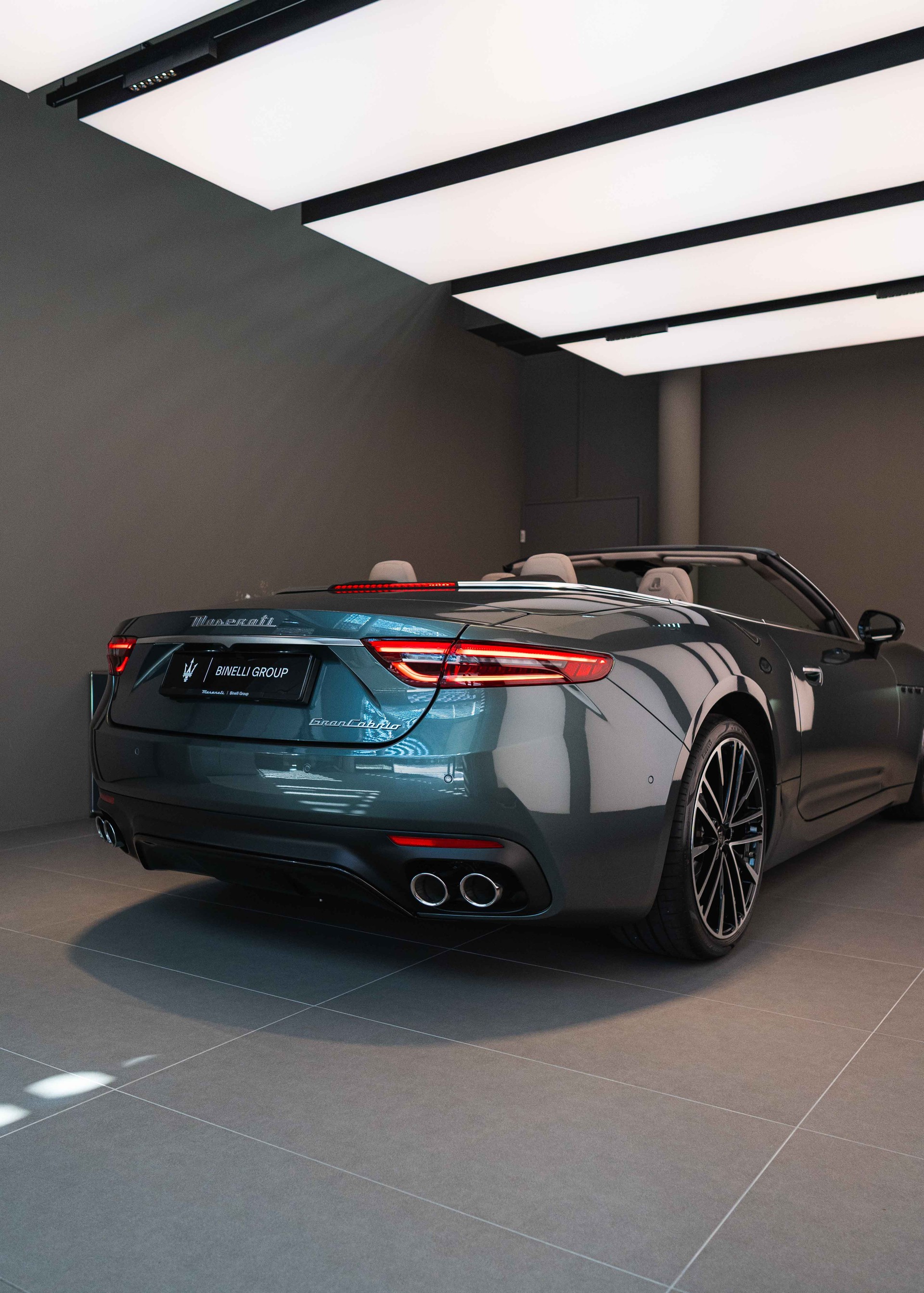 MASERATI GranCabrio Modena - Verde Giada - 2.99% Leasing-image-8
