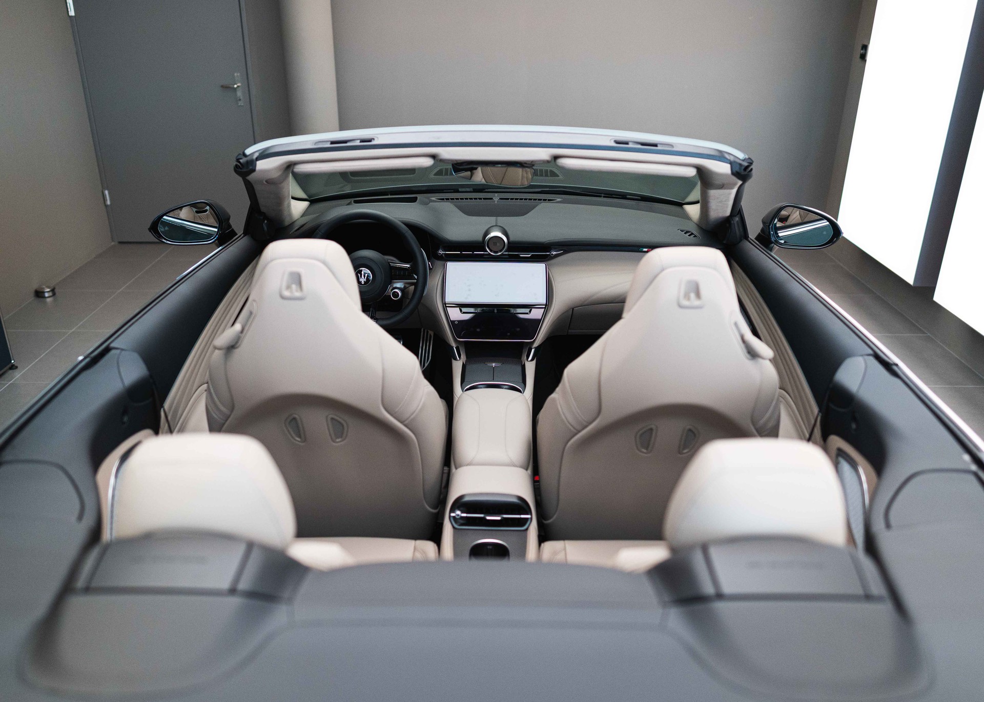 MASERATI GranCabrio Modena - Verde Giada - 2.99% Leasing-image-10