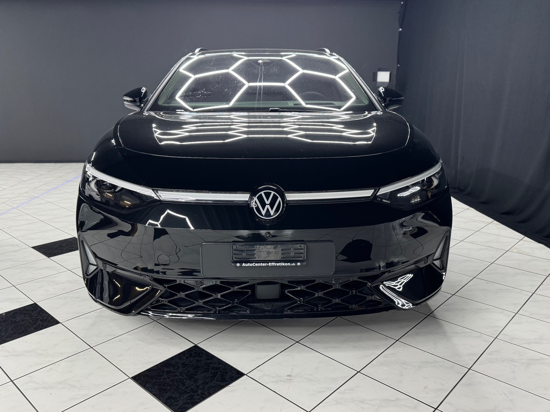 VW ID.7 Tou 86kWh GTX 4 M-showroom-element-2