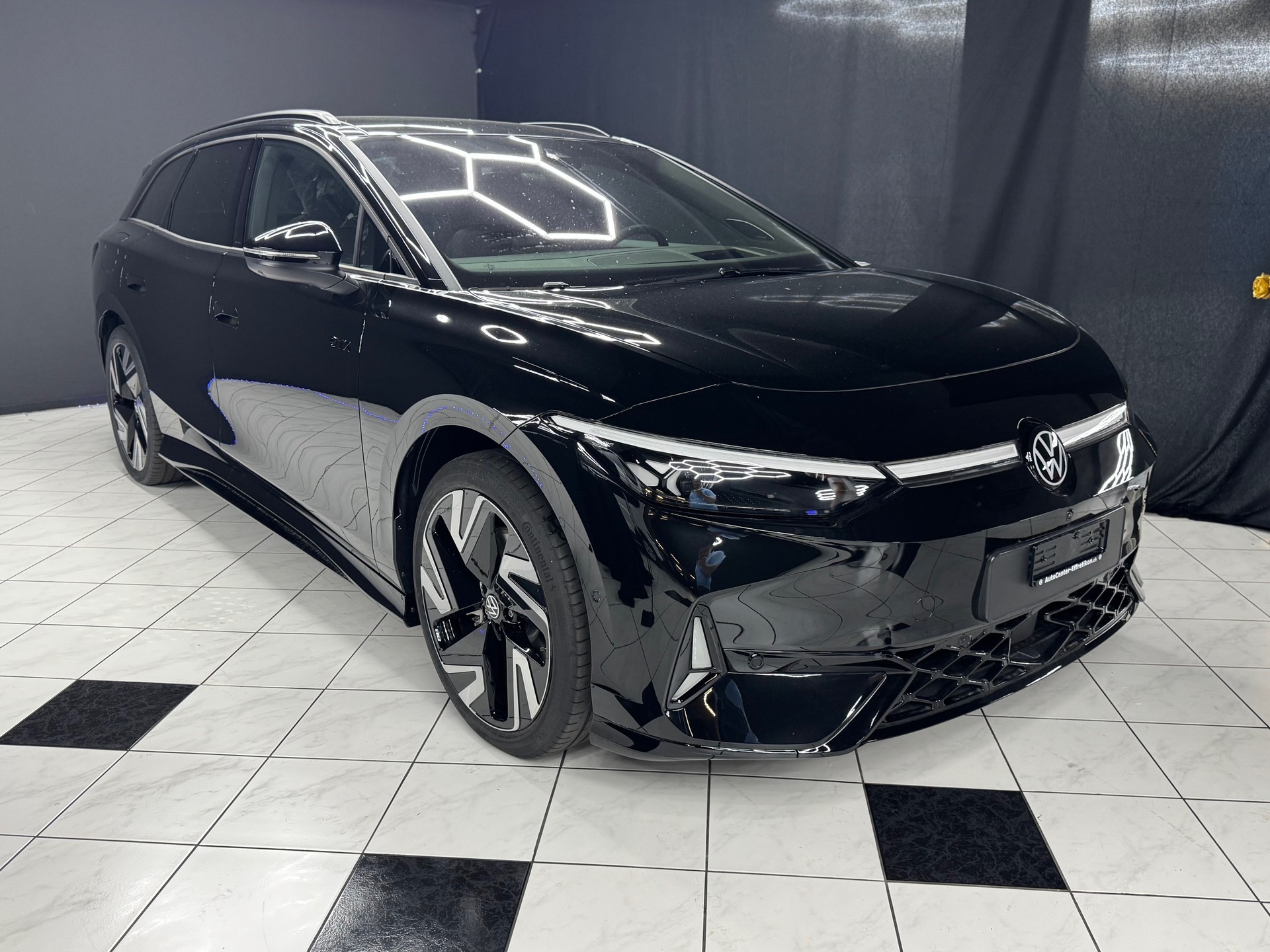 VW ID.7 Tou 86kWh GTX 4 M-showroom-element-3
