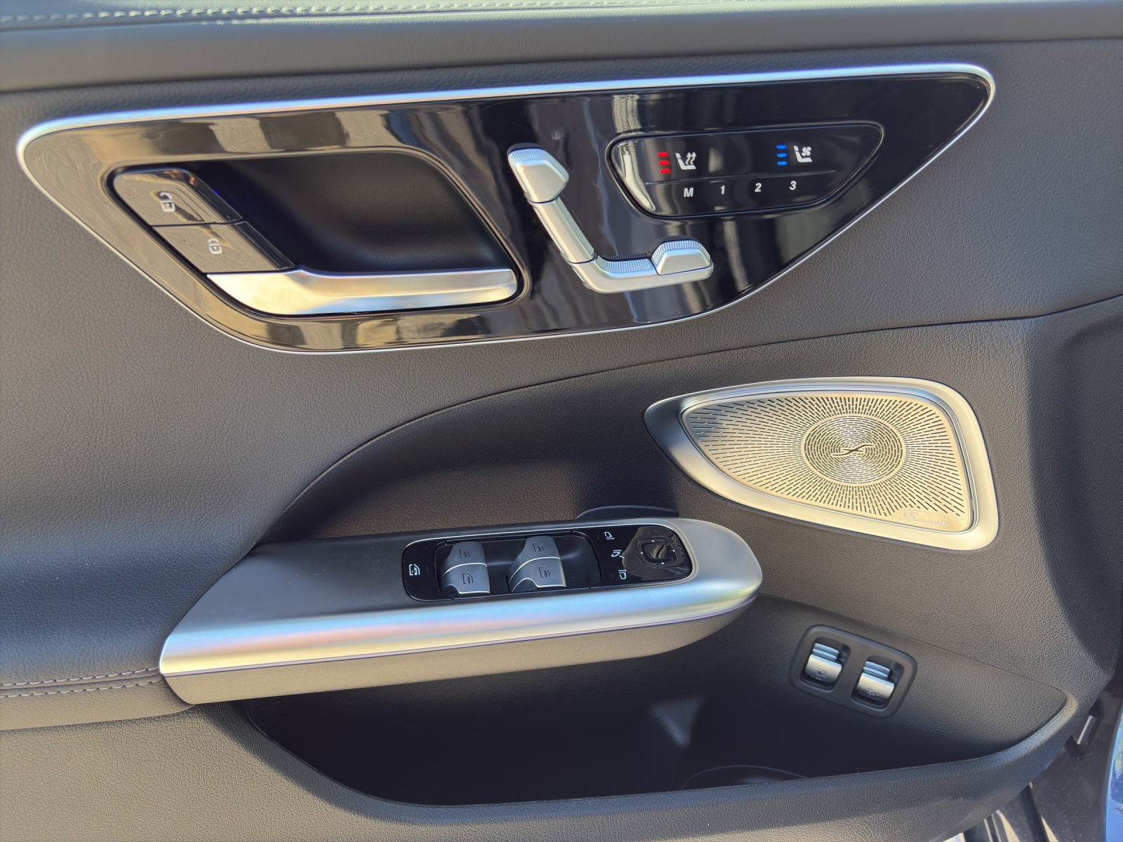 MERCEDES-BENZ C 400e 4 Matic EQ Hybrid-image-12