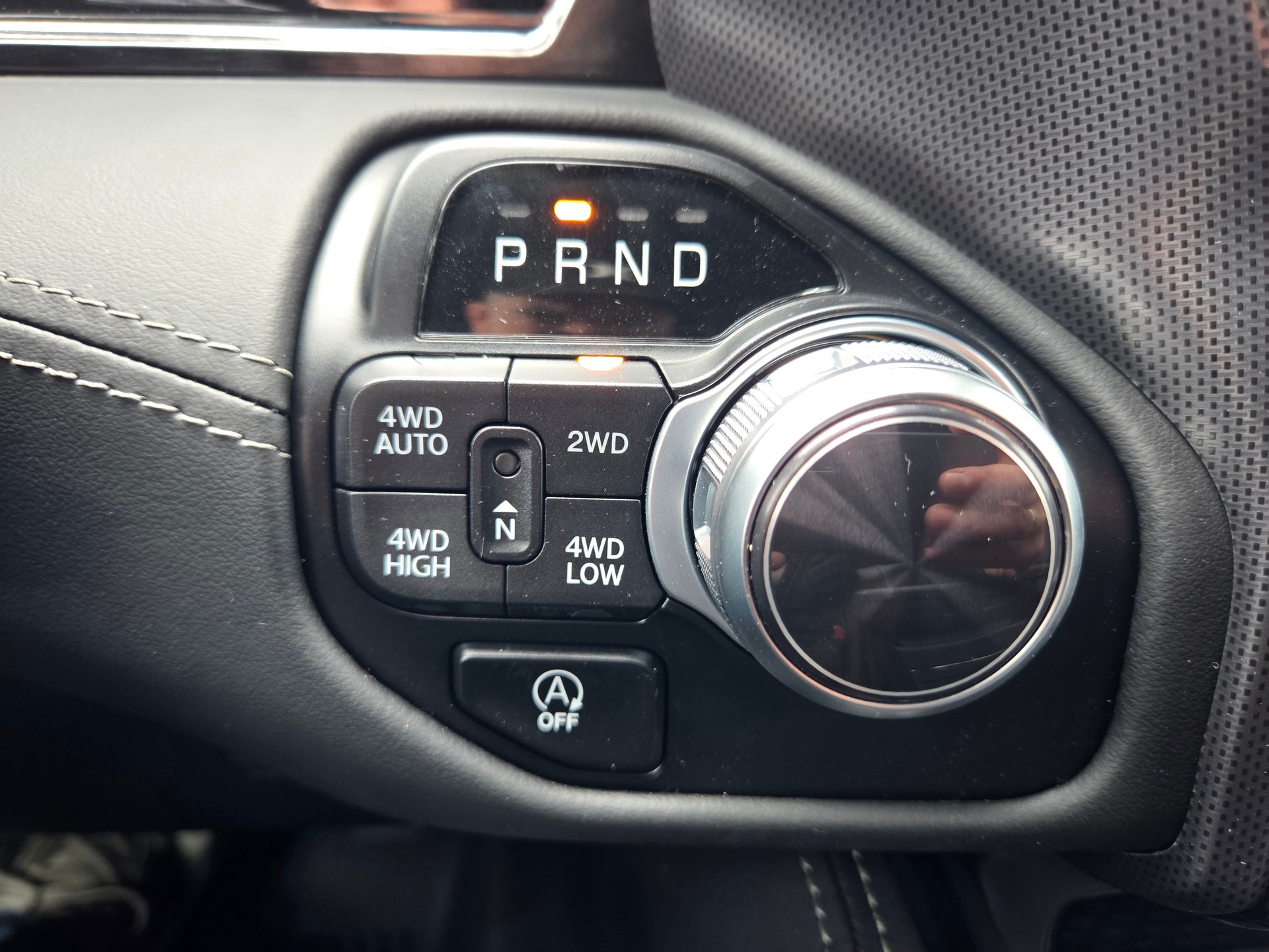 DODGE Ram 1500 5.7 V8 4x4 Limited 396PS / 3.5T AHK-image-17