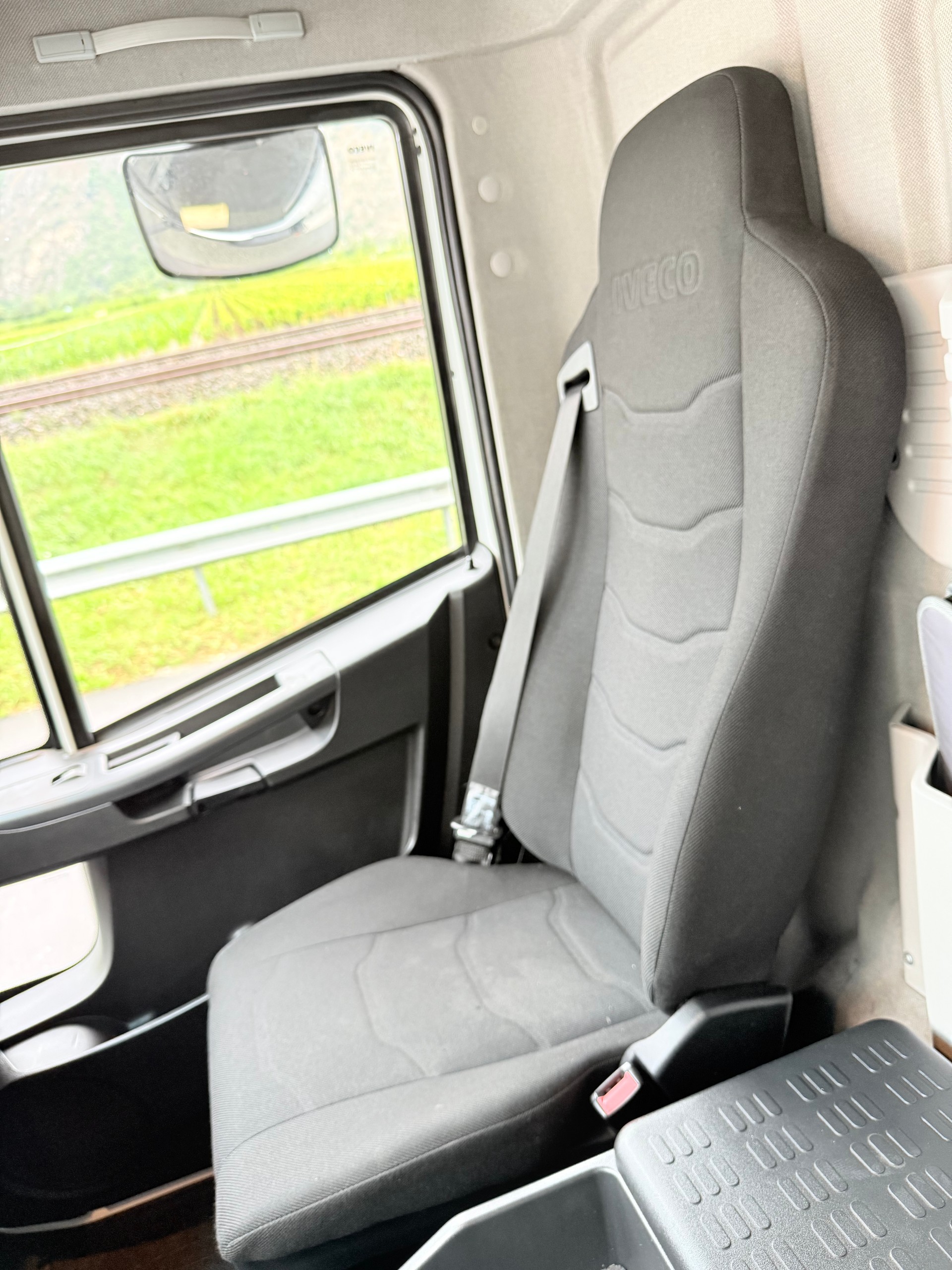 IVECO EUROCARGO-image-9
