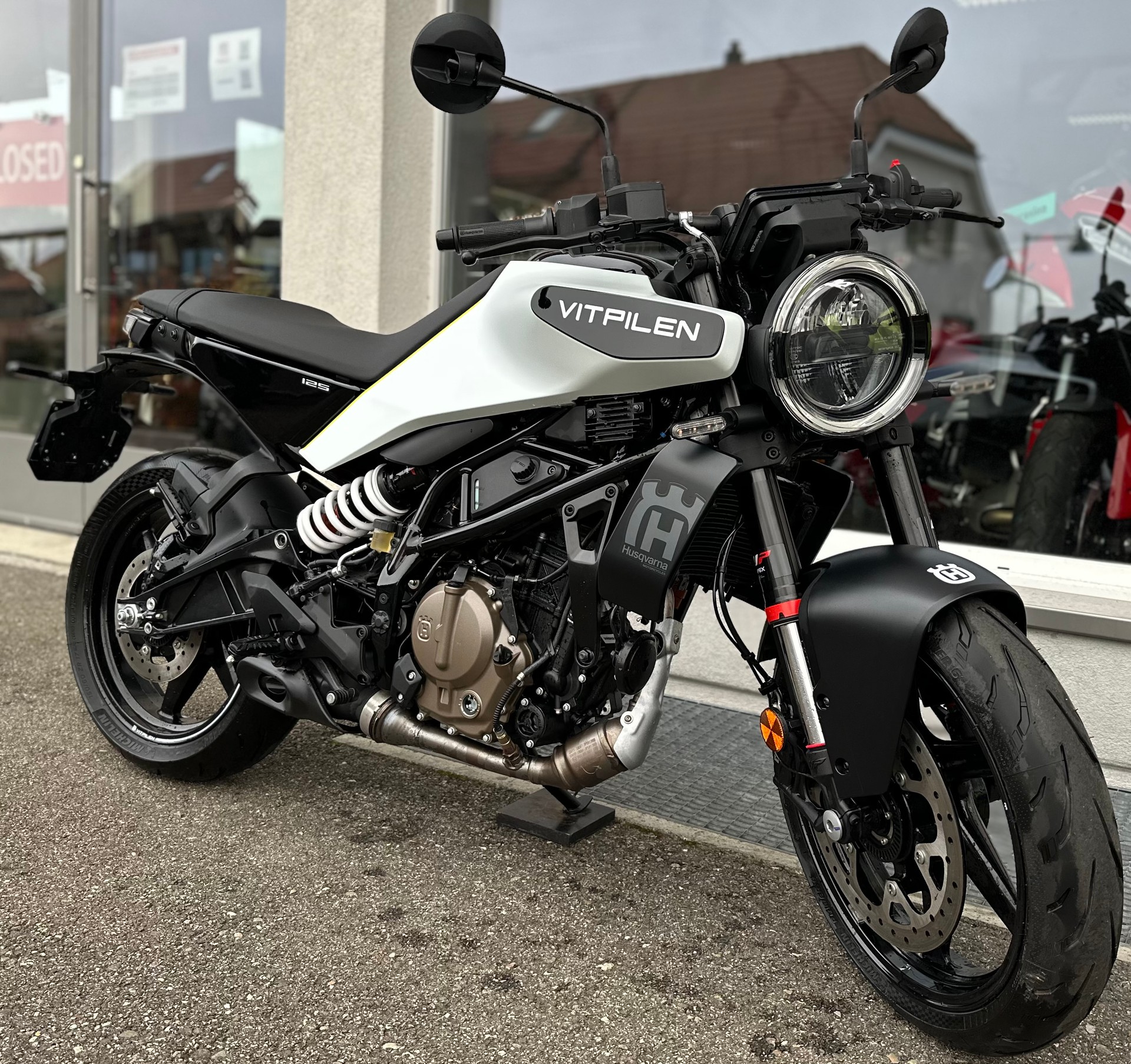 HUSQVARNA Vitpilen 125-image-9