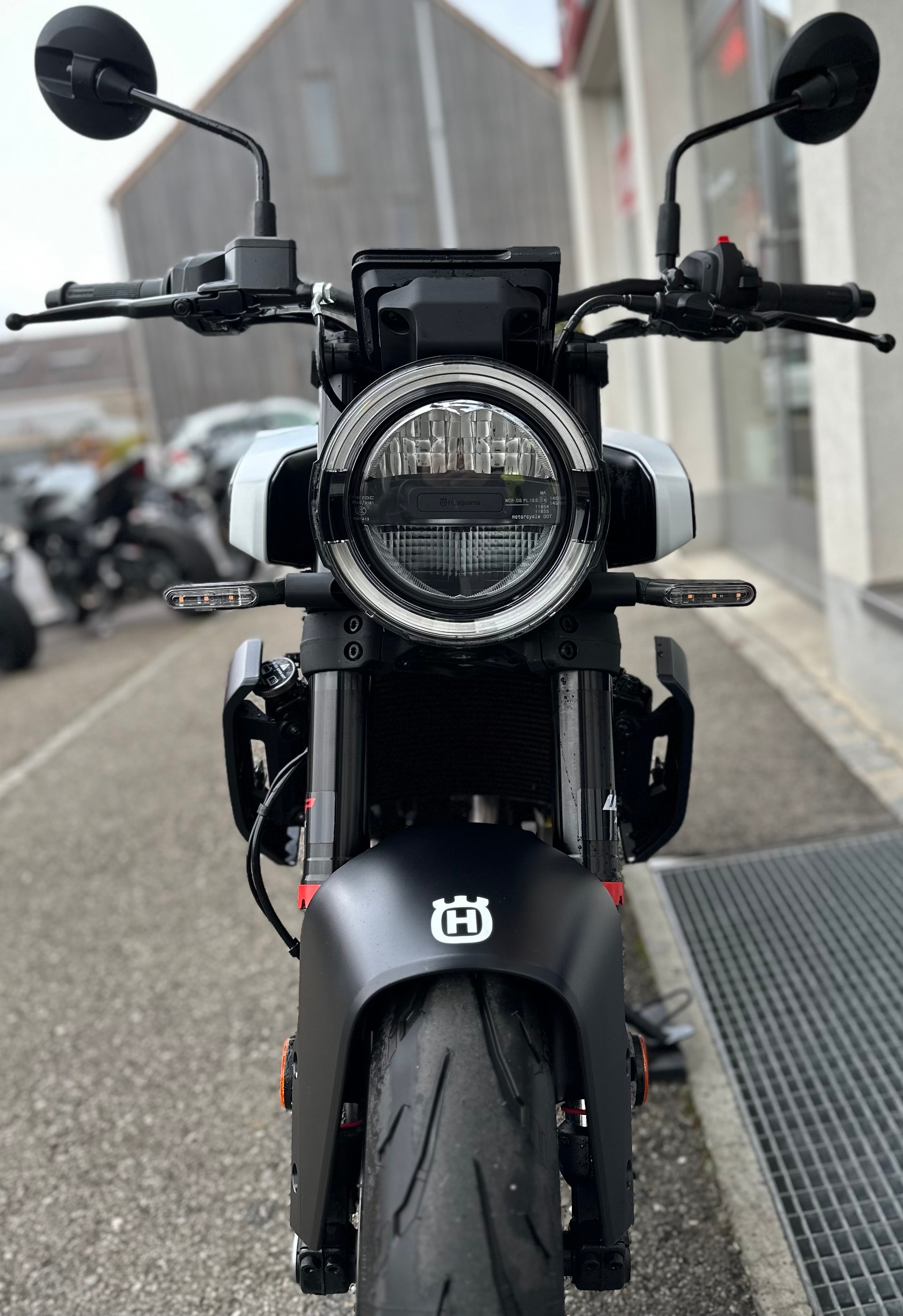 HUSQVARNA Vitpilen 125-image-1