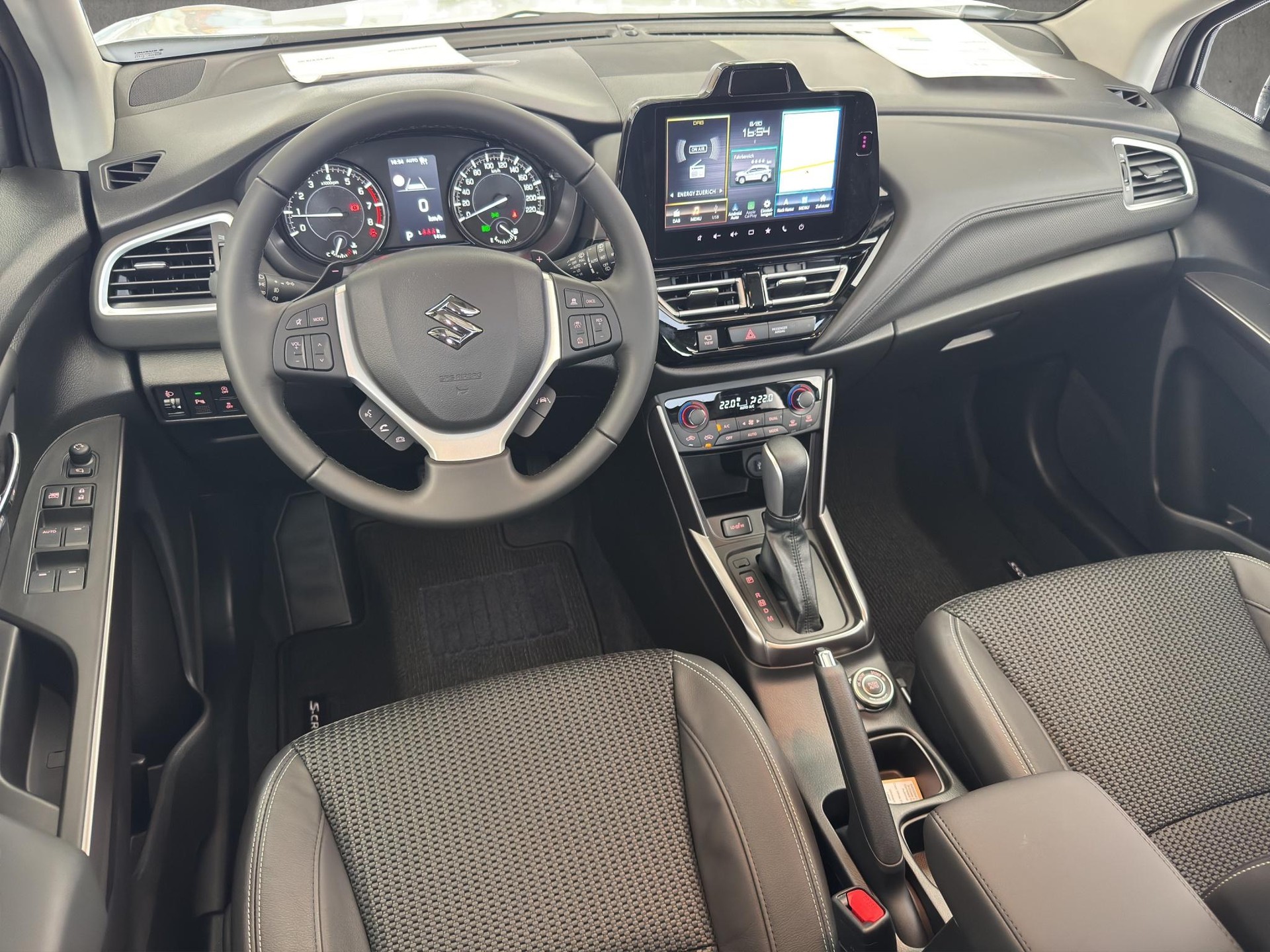 SUZUKI S-Cross 1.4 T Compact Top Hybrid 4x4-image-15