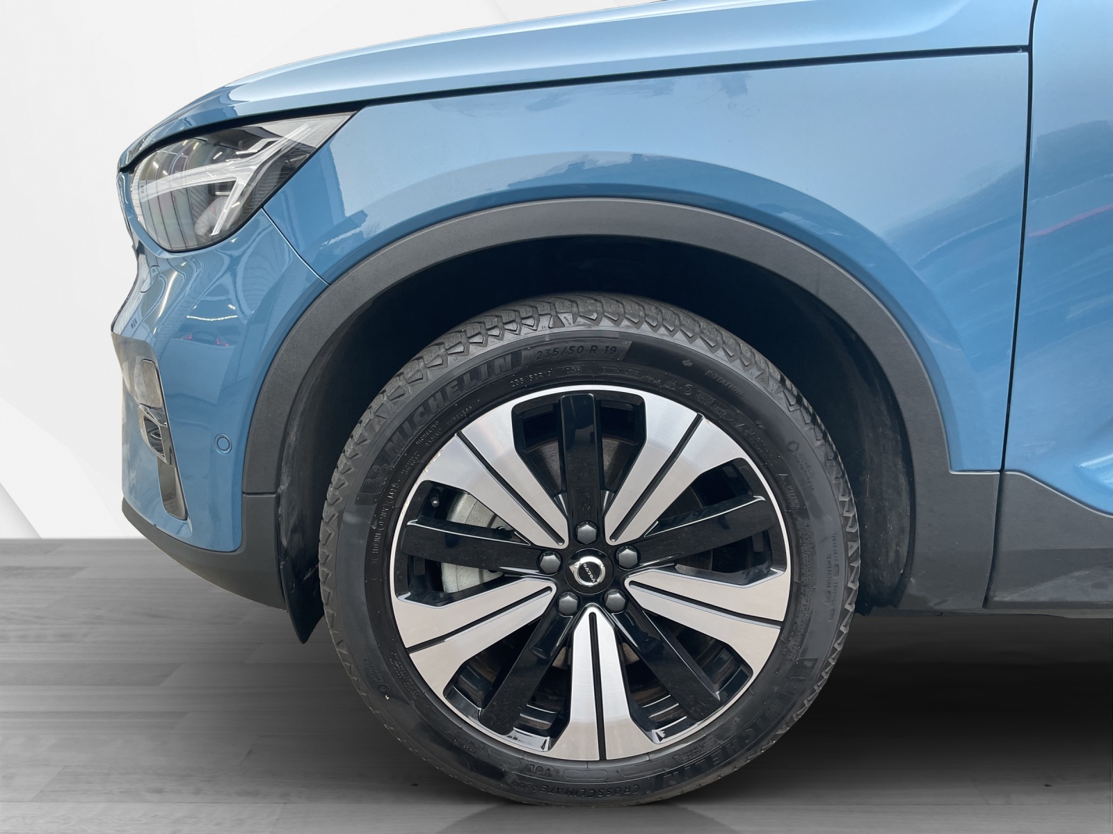 VOLVO C40 P8 Twin Recharge AWD-image-8