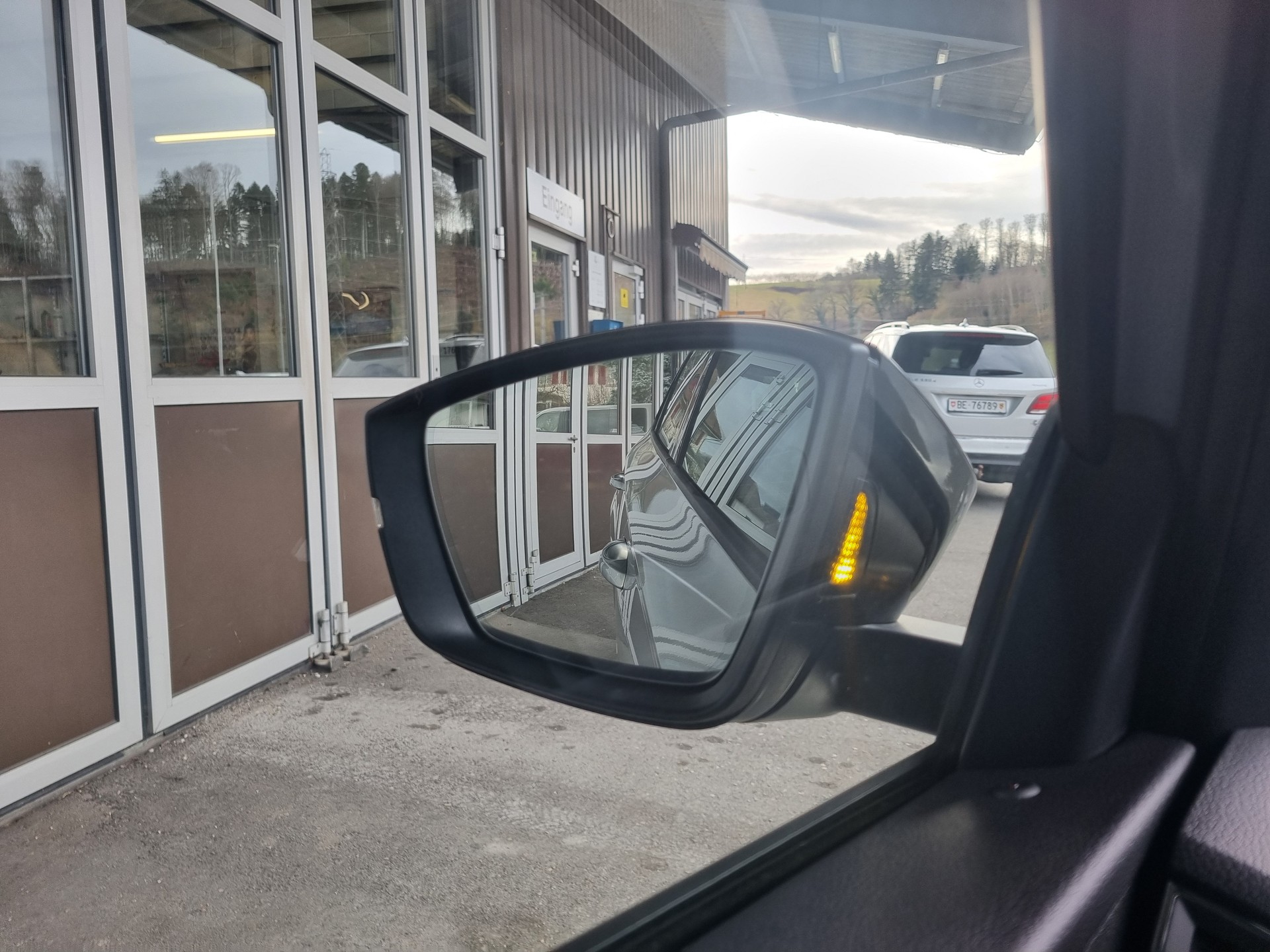 SKODA Karoq 1.5 TSI ACT SportLine DSG-image-17